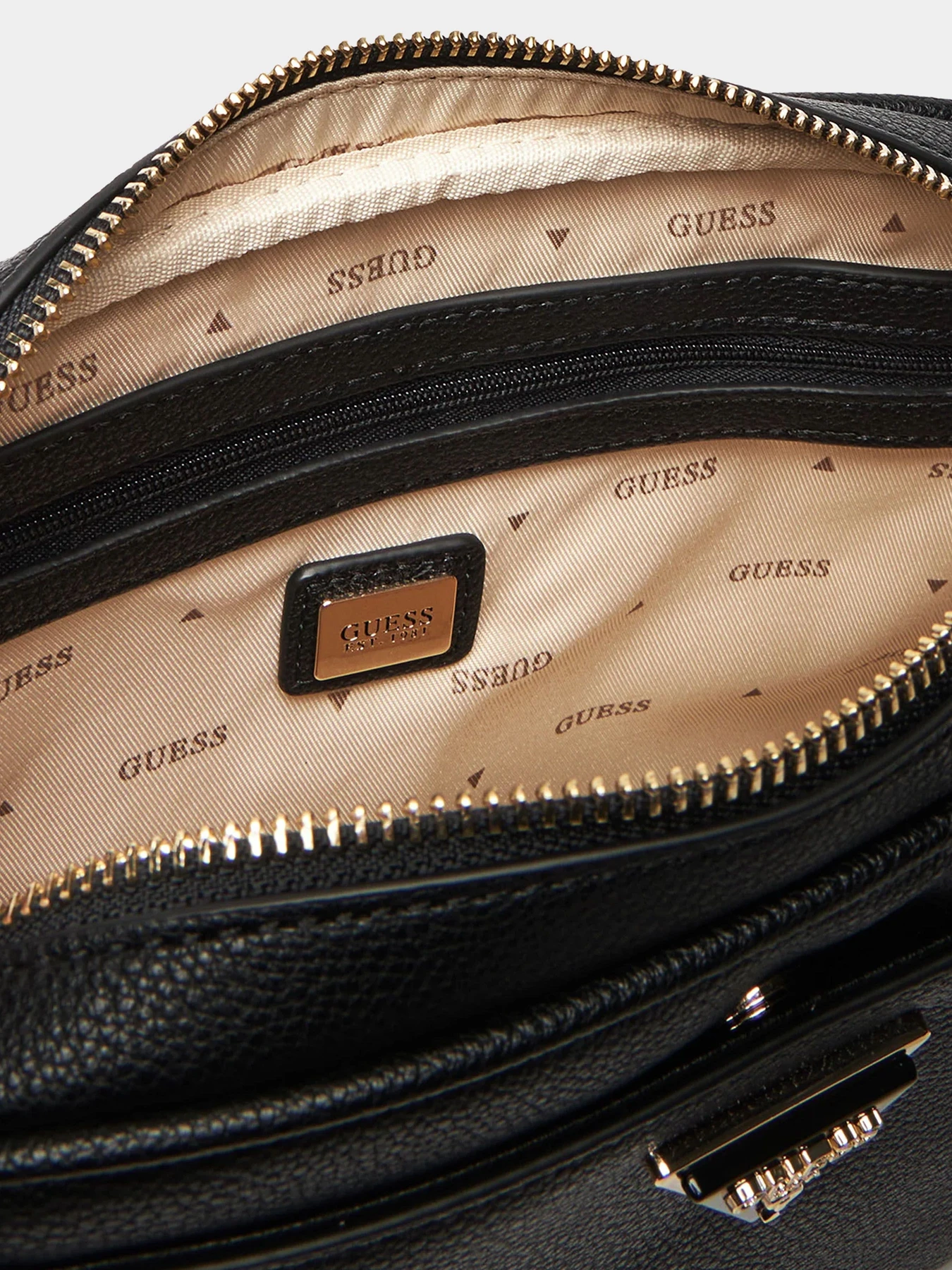 Сумки GUESS модель HWBG69-74140-BLA Сумки GUESS модель HWBG69-74140-BLA Фото
