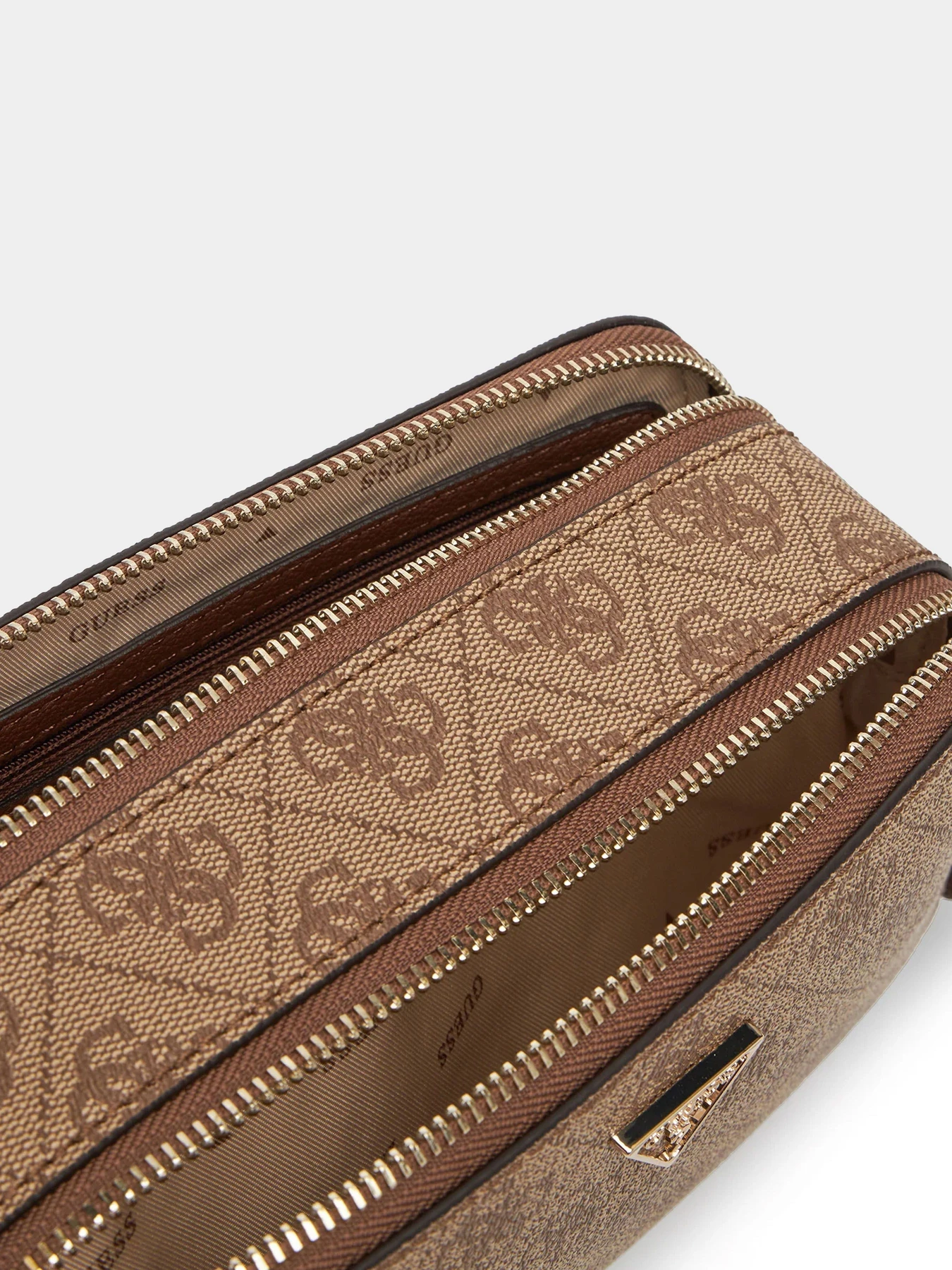 Сумки GUESS модель HWBG96-72140-LGW Фото