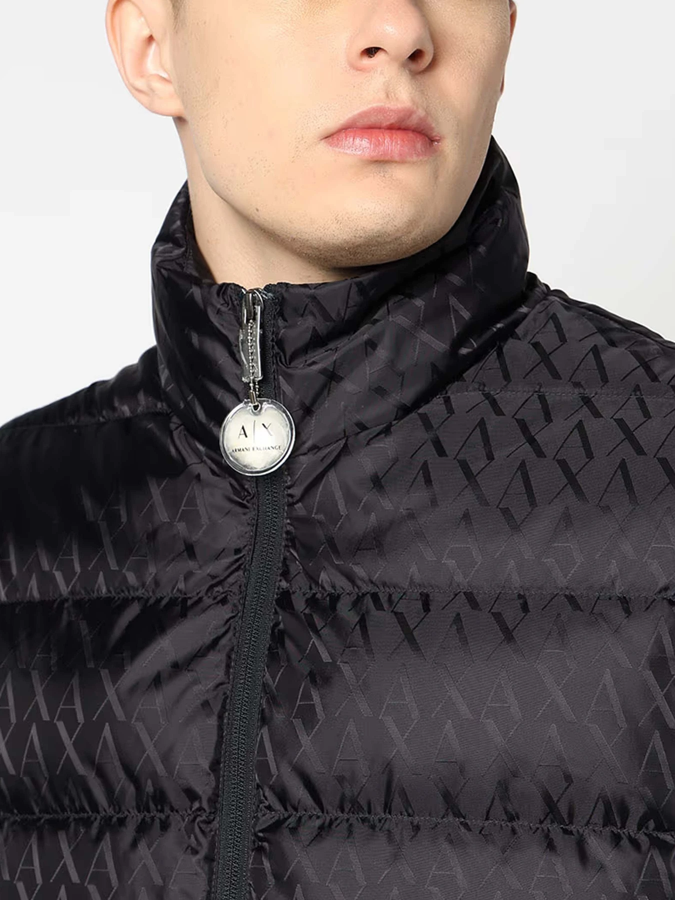 Куртки и дубленки Armani Exchange модель XM001581-AF16628-UB101 Куртки и дубленки Armani Exchange модель XM001581-AF16628-UB101 Фото
