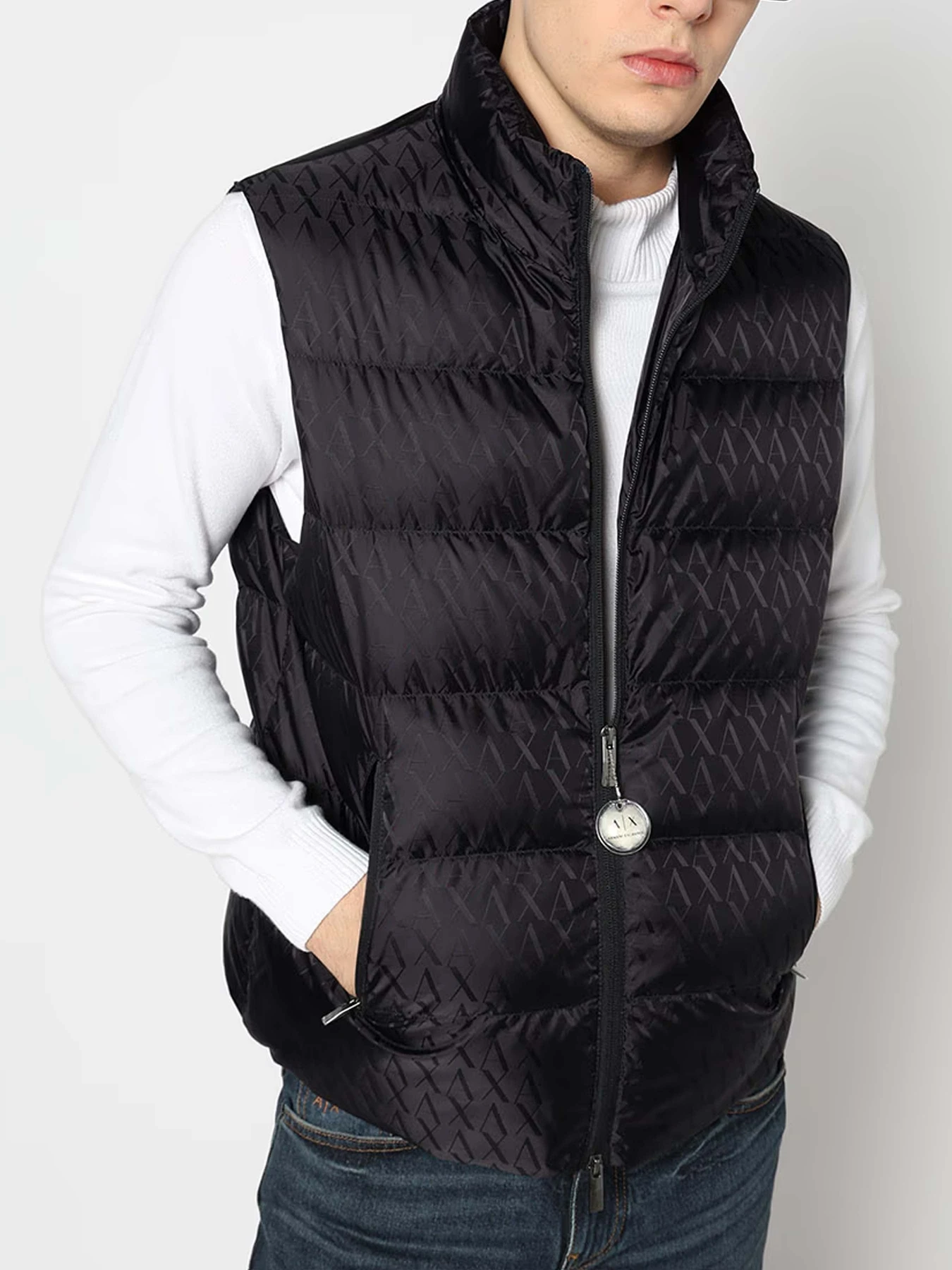 Куртки и дубленки Armani Exchange модель XM001581-AF16628-UB101 Куртки и дубленки Armani Exchange модель XM001581-AF16628-UB101 Фото