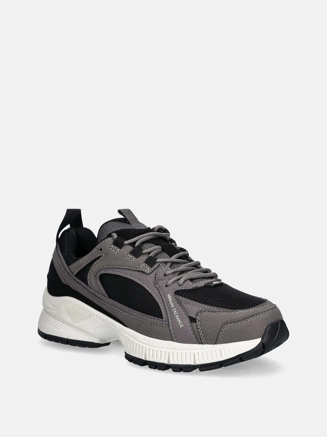 Кроссовки Armani Exchange модель XM001690-AF17542-MC028 Кроссовки Armani Exchange модель XM001690-AF17542-MC028 Фото
