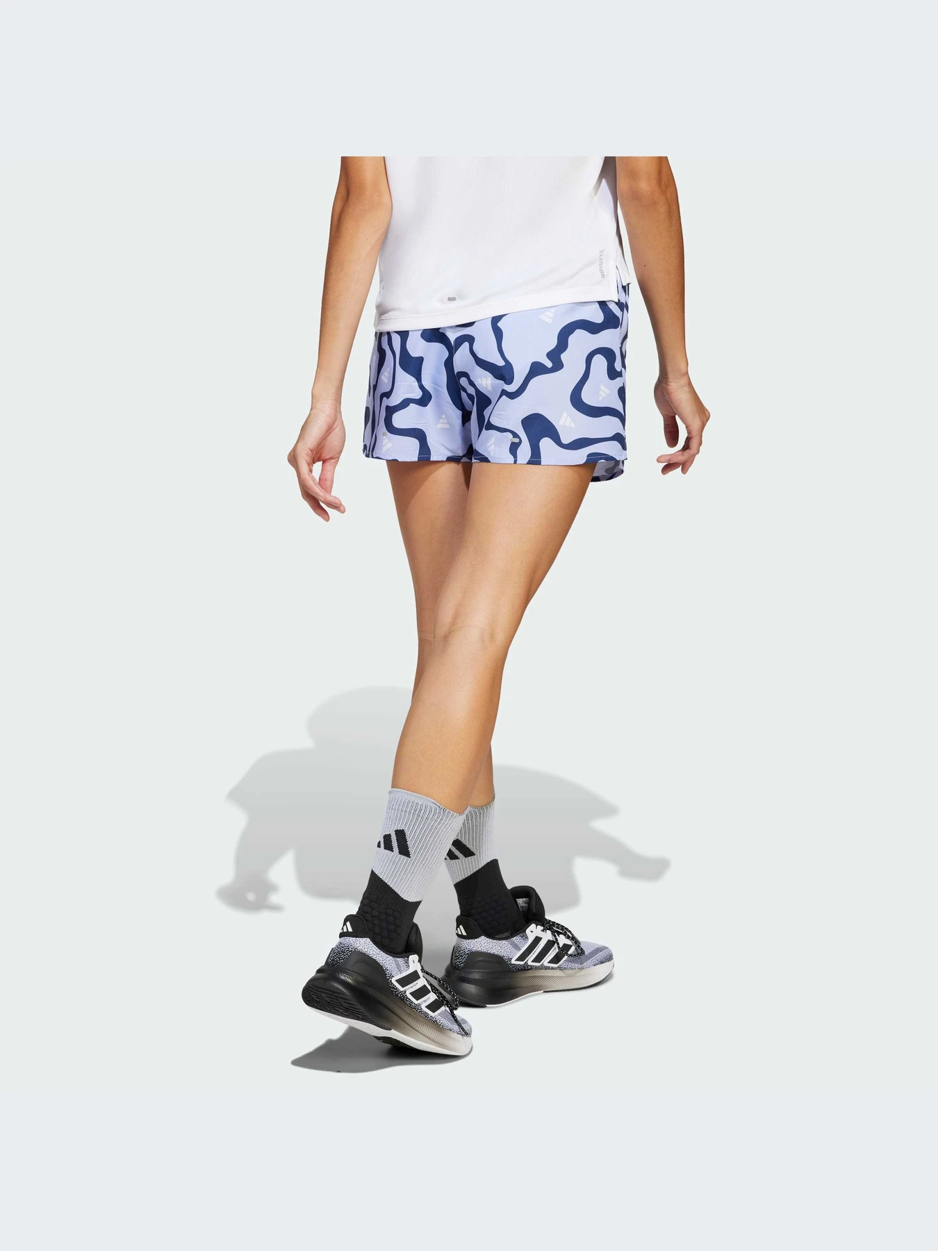 Шорты Adidas модель JD2346-KZ Шорты Adidas модель JD2346-KZ Фото
