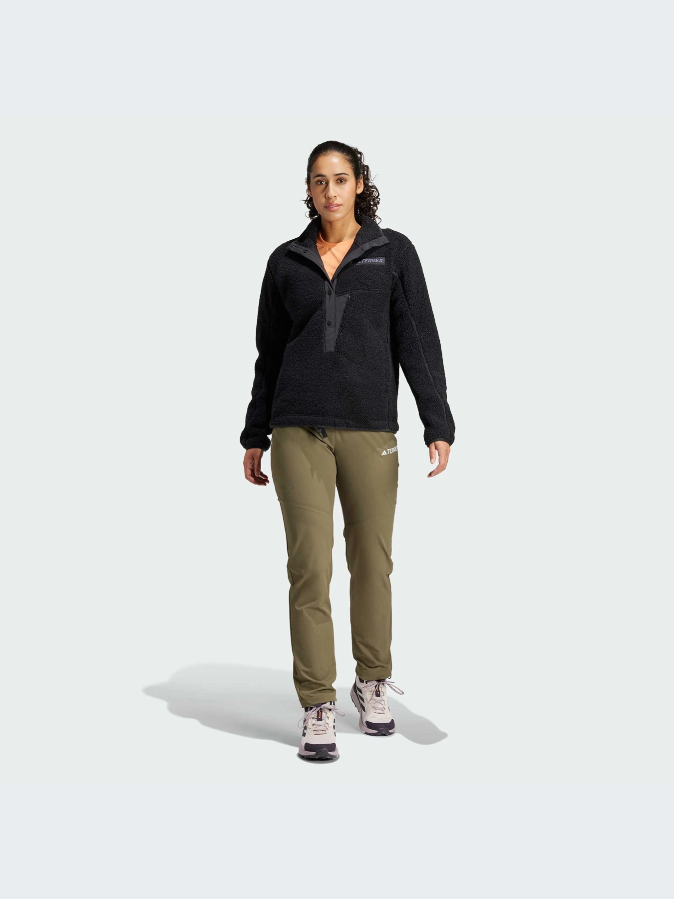 Худи и свитшоты Adidas модель IW0225-KZ Худи и свитшоты Adidas модель IW0225-KZ Фото