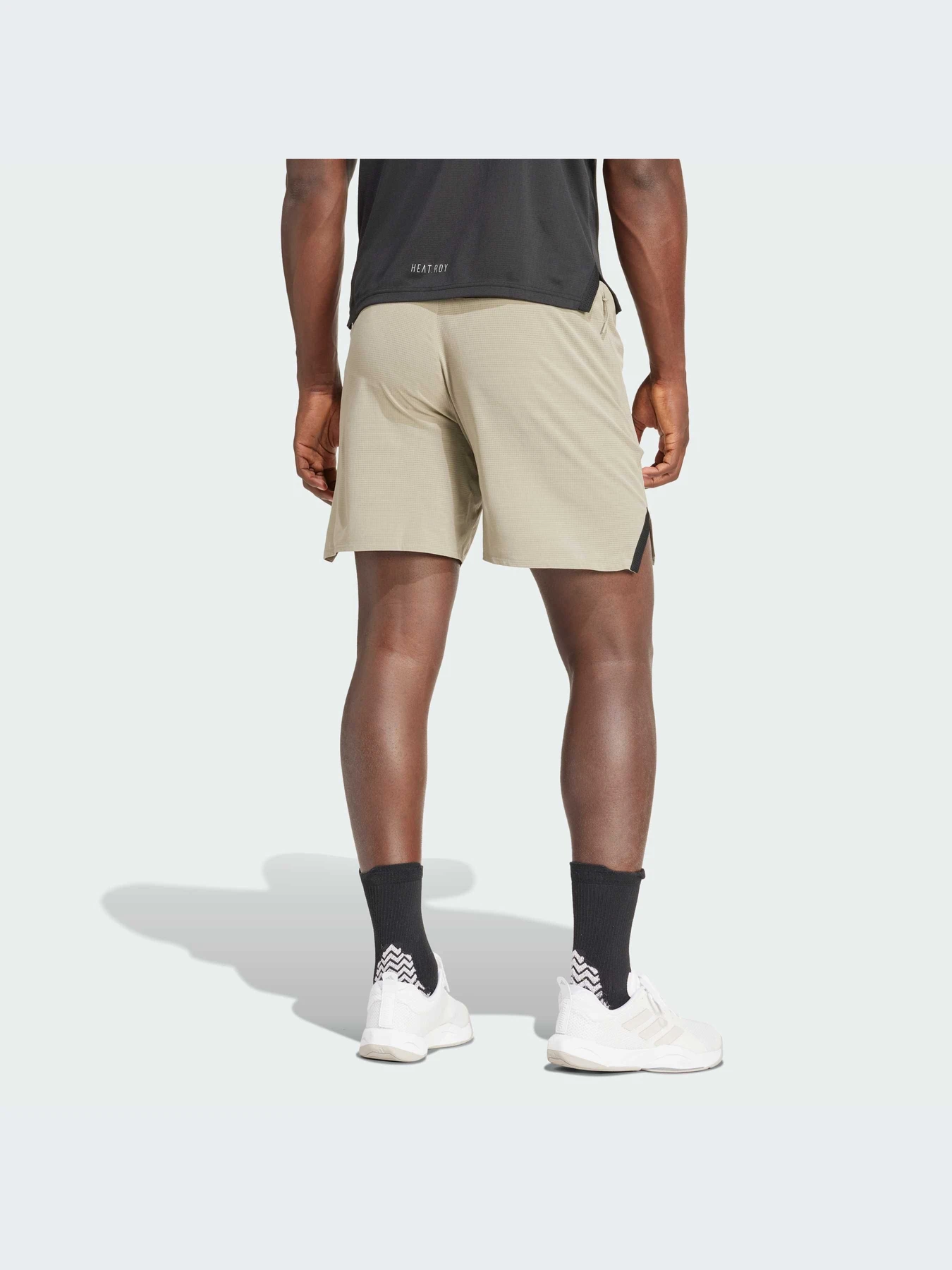Шорты Adidas модель JE3086-KZ Шорты Adidas модель JE3086-KZ Фото