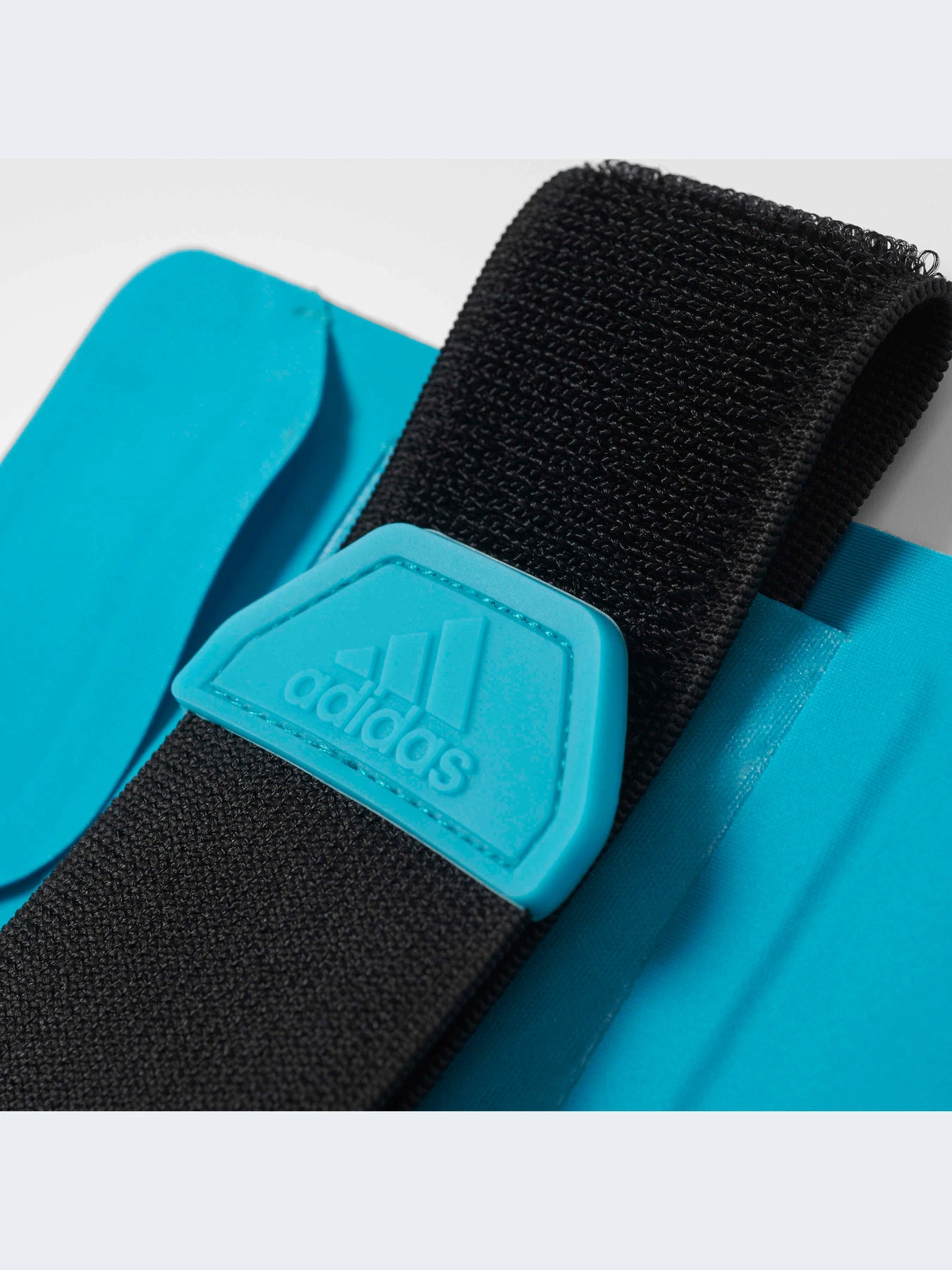 Аксессуары для смартфонов Adidas модель S96361-KZ Аксессуары для смартфонов Adidas модель S96361-KZ Фото