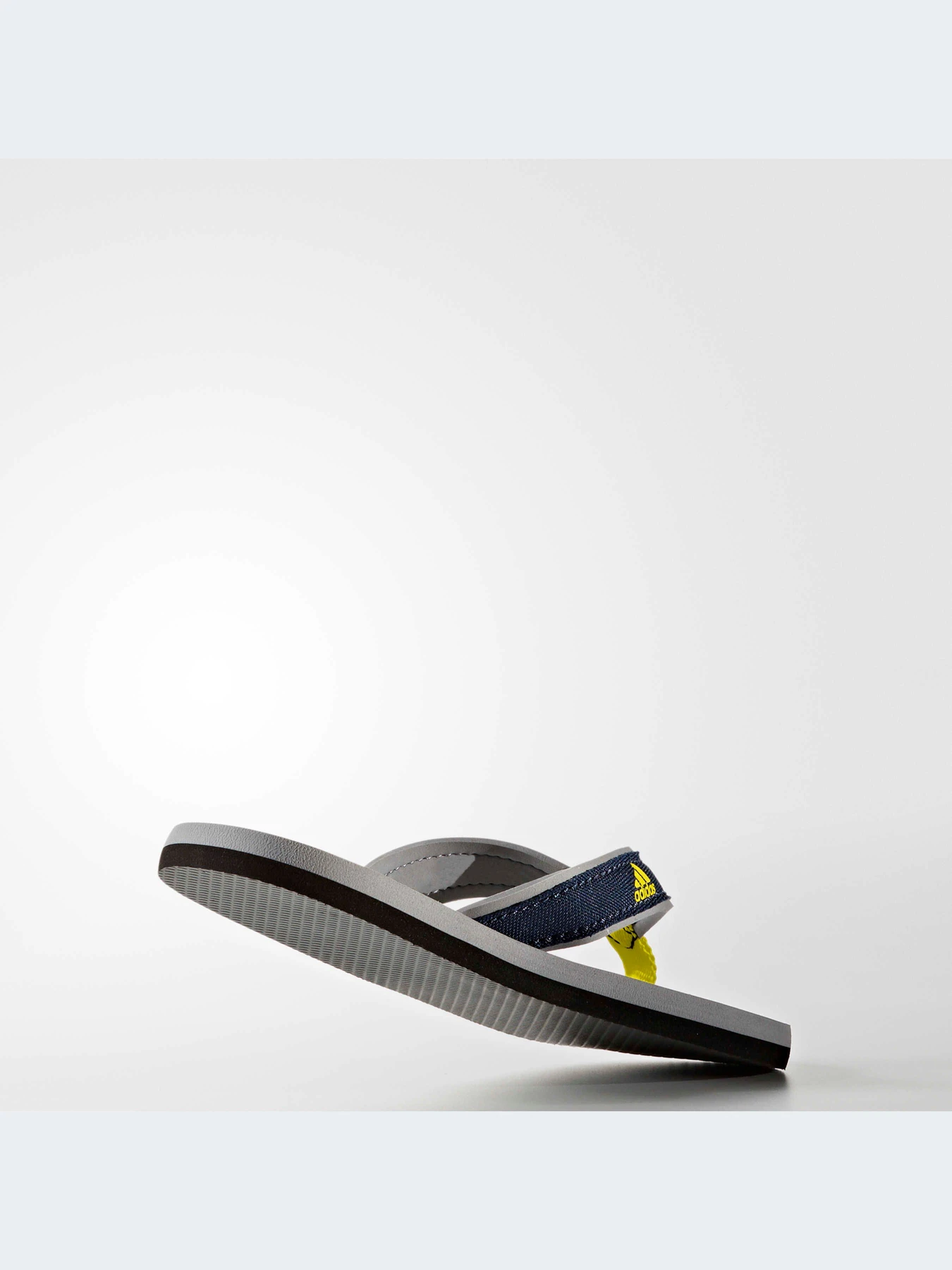 Шлёпанцы Adidas модель S80628-KZ Шлёпанцы Adidas модель S80628-KZ Фото