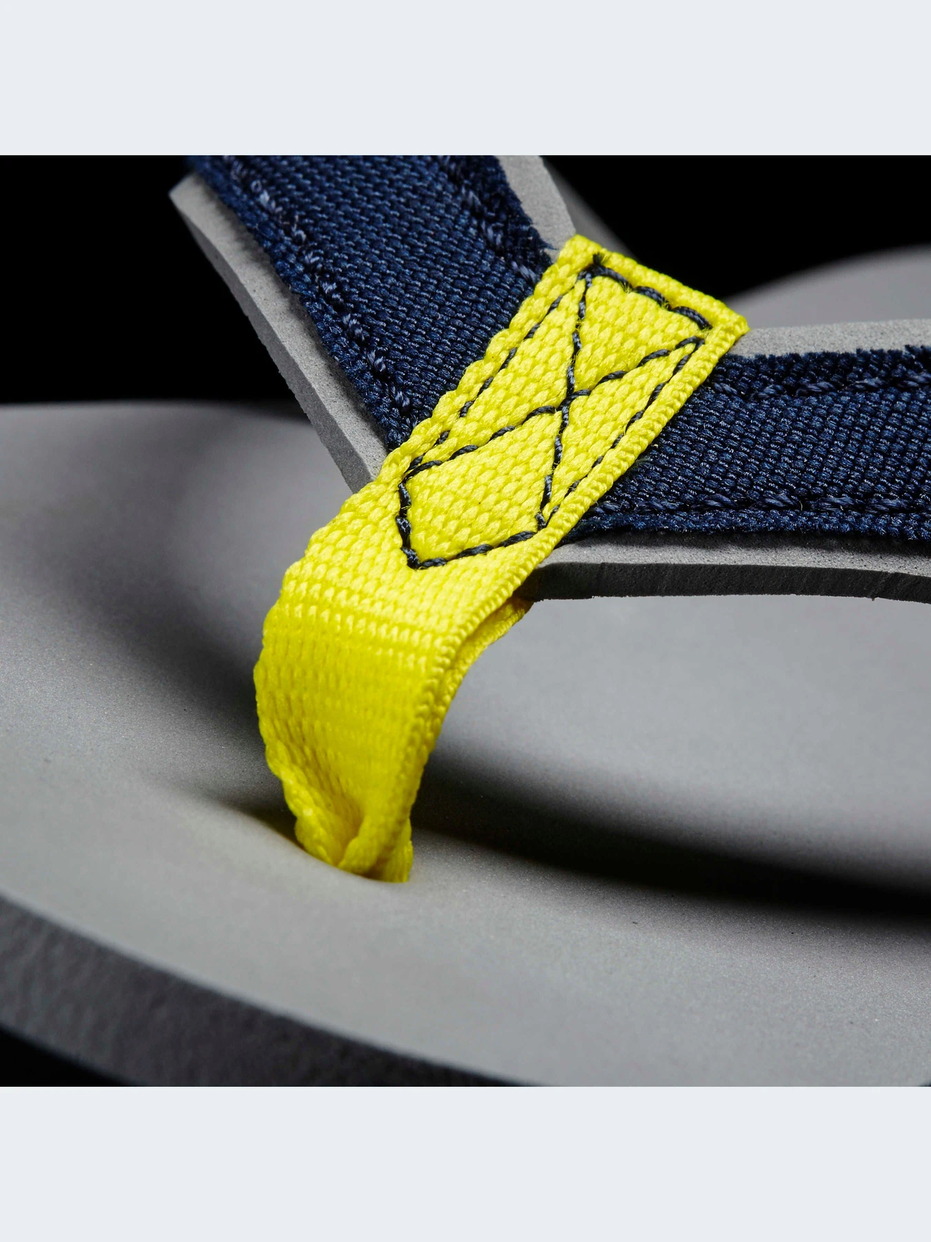 Шлёпанцы Adidas модель S80628-KZ Шлёпанцы Adidas модель S80628-KZ Фото