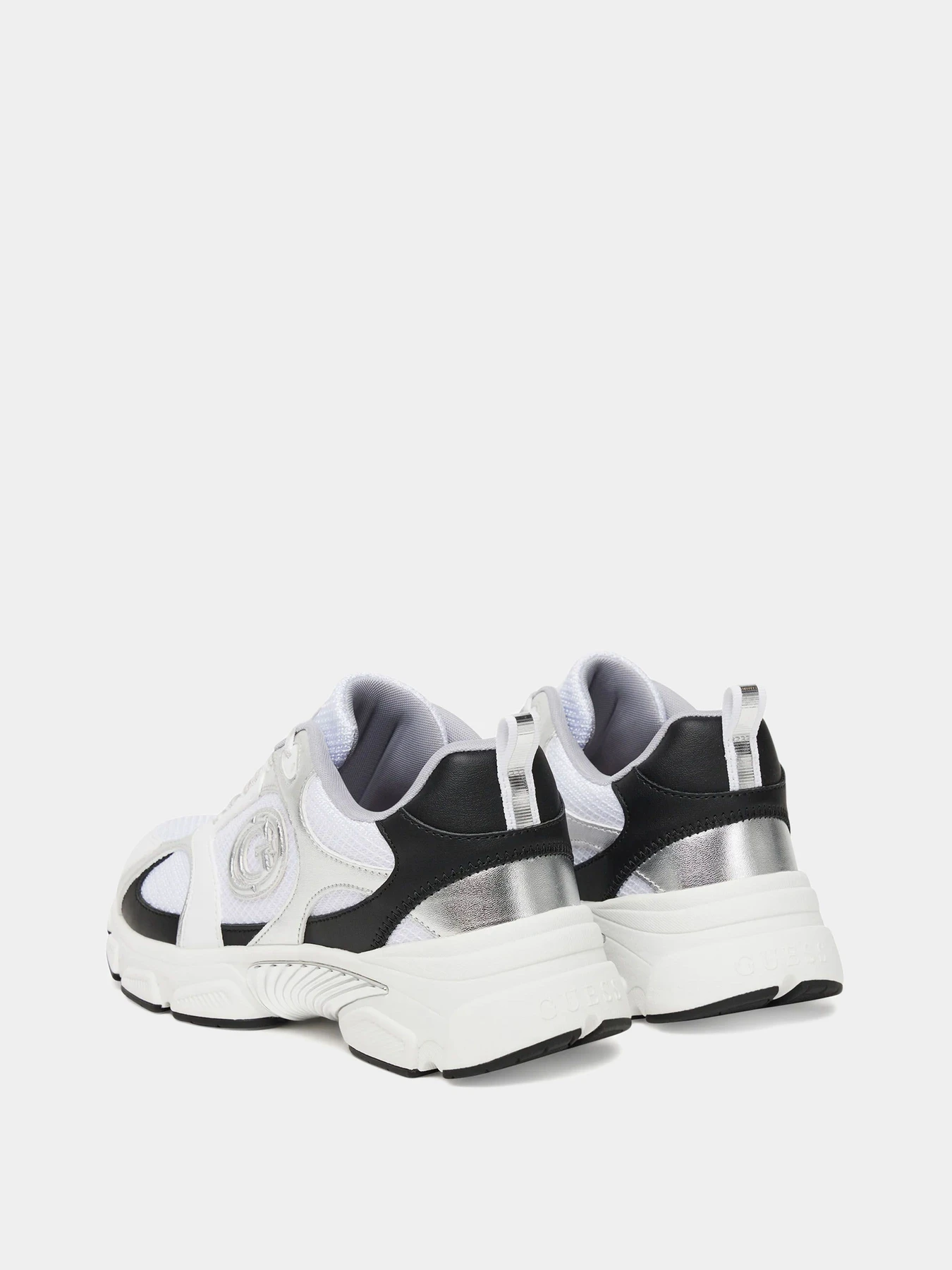 Кроссовки GUESS модель FLTIBI-ELE12-WHBLK Кроссовки GUESS модель FLTIBI-ELE12-WHBLK Фото