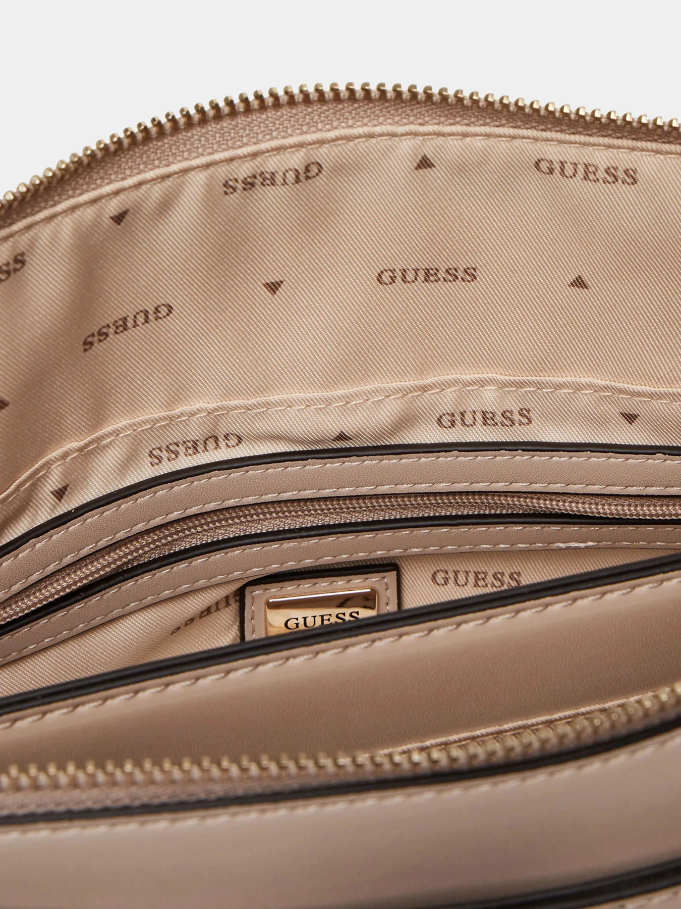 Сумки GUESS модель HWVG72-08060-TAU Сумки GUESS модель HWVG72-08060-TAU Фото