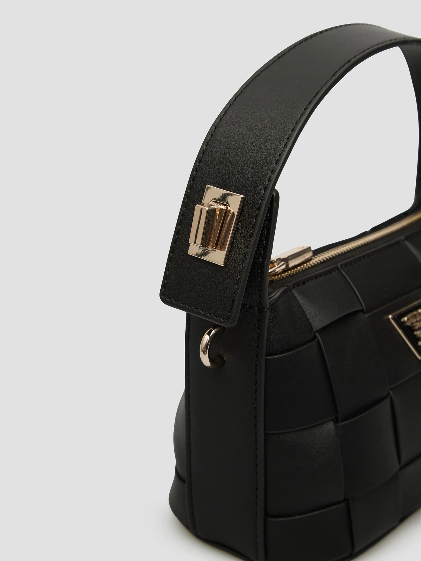 Сумки GUESS модель HWWG96-61720-BLA Фото