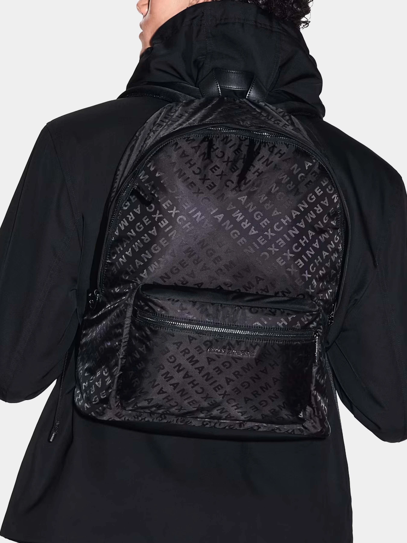 Рюкзаки Armani Exchange модель XM001611-AF17208-UC001 Рюкзаки Armani Exchange модель XM001611-AF17208-UC001 Фото