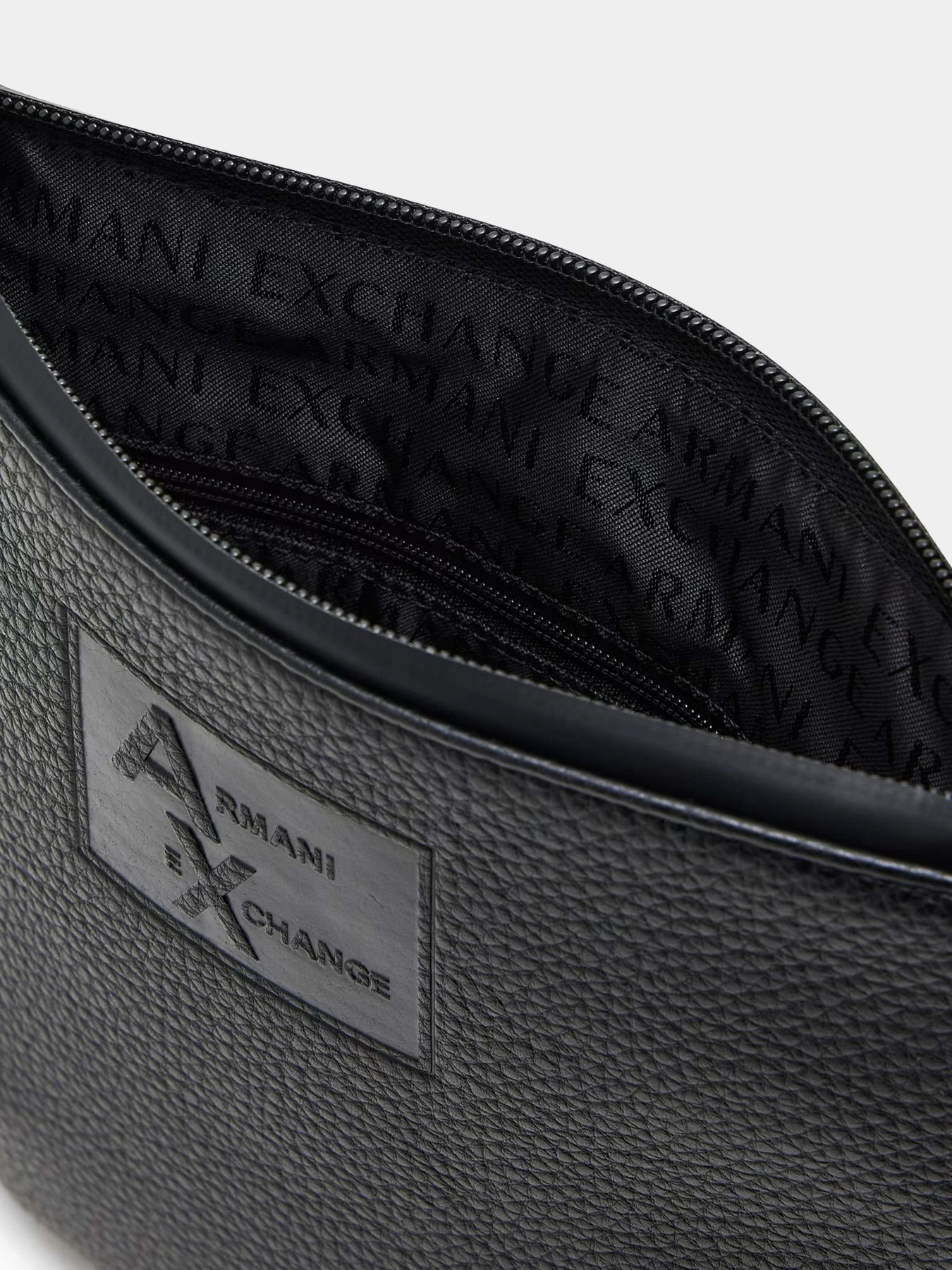 Сумки Armani Exchange модель XM001619-AF17210-UC001 Сумки Armani Exchange модель XM001619-AF17210-UC001 Фото