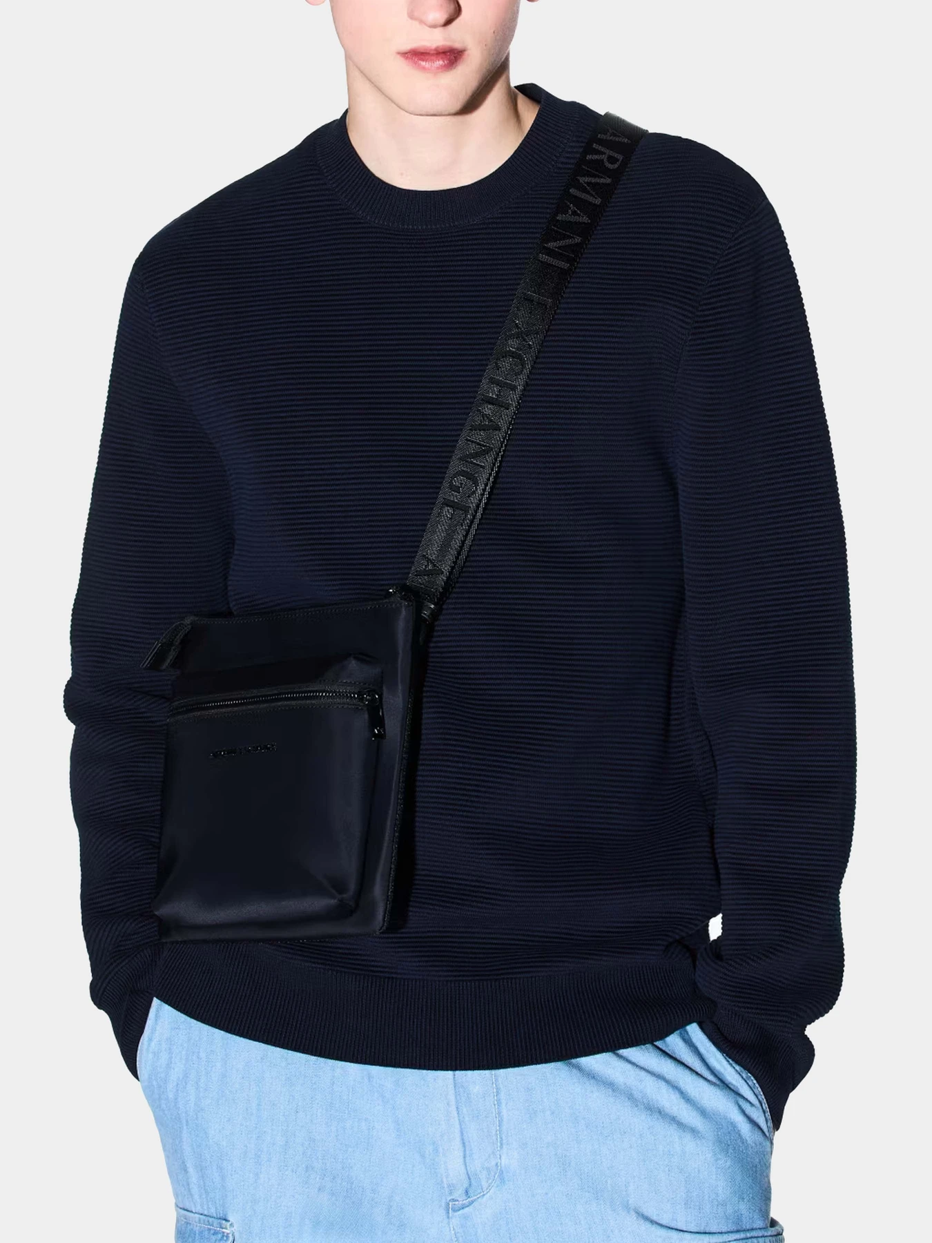 Сумки Armani Exchange модель XM001653-AF17304-MB084 Сумки Armani Exchange модель XM001653-AF17304-MB084 Фото