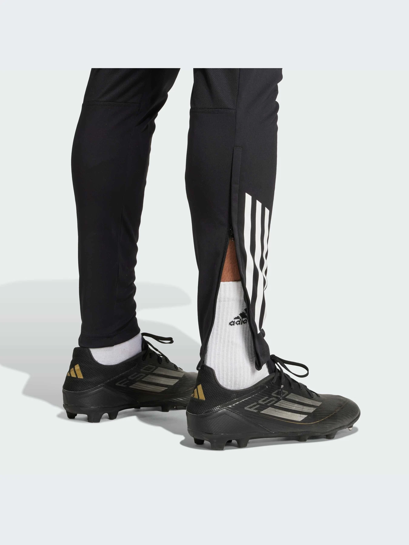 Брюки Adidas Tiro модель JP3118-KZ Брюки Adidas Tiro модель JP3118-KZ Фото