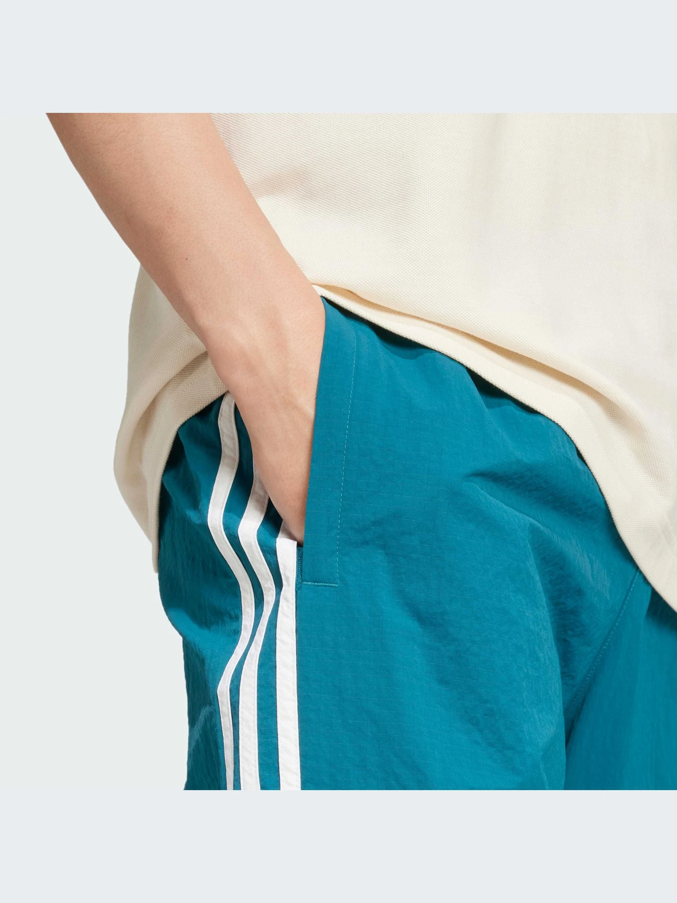 Брюки Adidas Adicolor модель IZ3065-KZ Брюки Adidas Adicolor модель IZ3065-KZ Фото