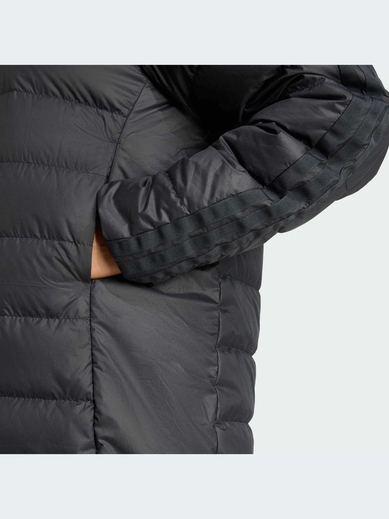 Куртки и дубленки Adidas модель JM4086-KZ Куртки и дубленки Adidas модель JM4086-KZ Фото