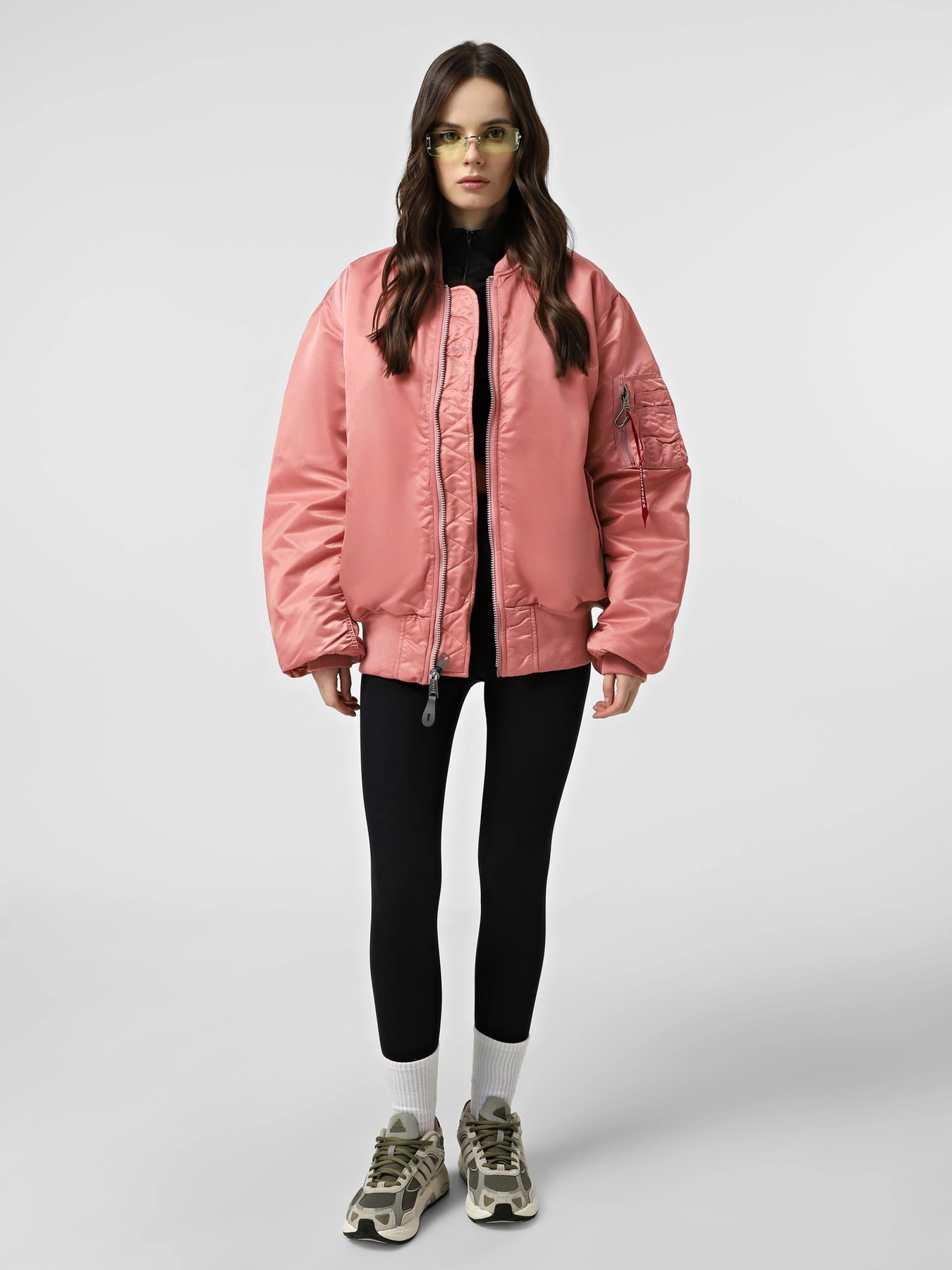 Куртки и дубленки Alpha Industries модель MJM21000C1_652 Куртки и дубленки Alpha Industries модель MJM21000C1_652 Фото