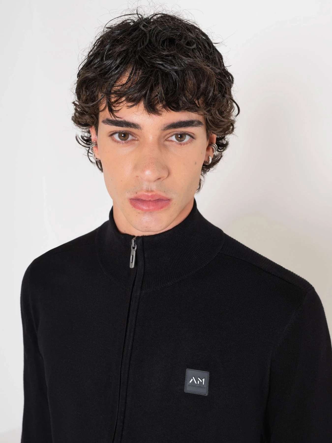 Худи и свитшоты Antony Morato модель MMSW01441-YA500002-9000 Фото