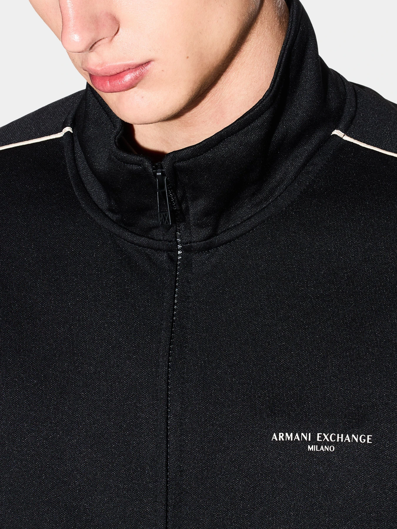 Худи и свитшоты Armani Exchange модель XM001357-AF16278-UC001 Худи и свитшоты Armani Exchange модель XM001357-AF16278-UC001 Фото