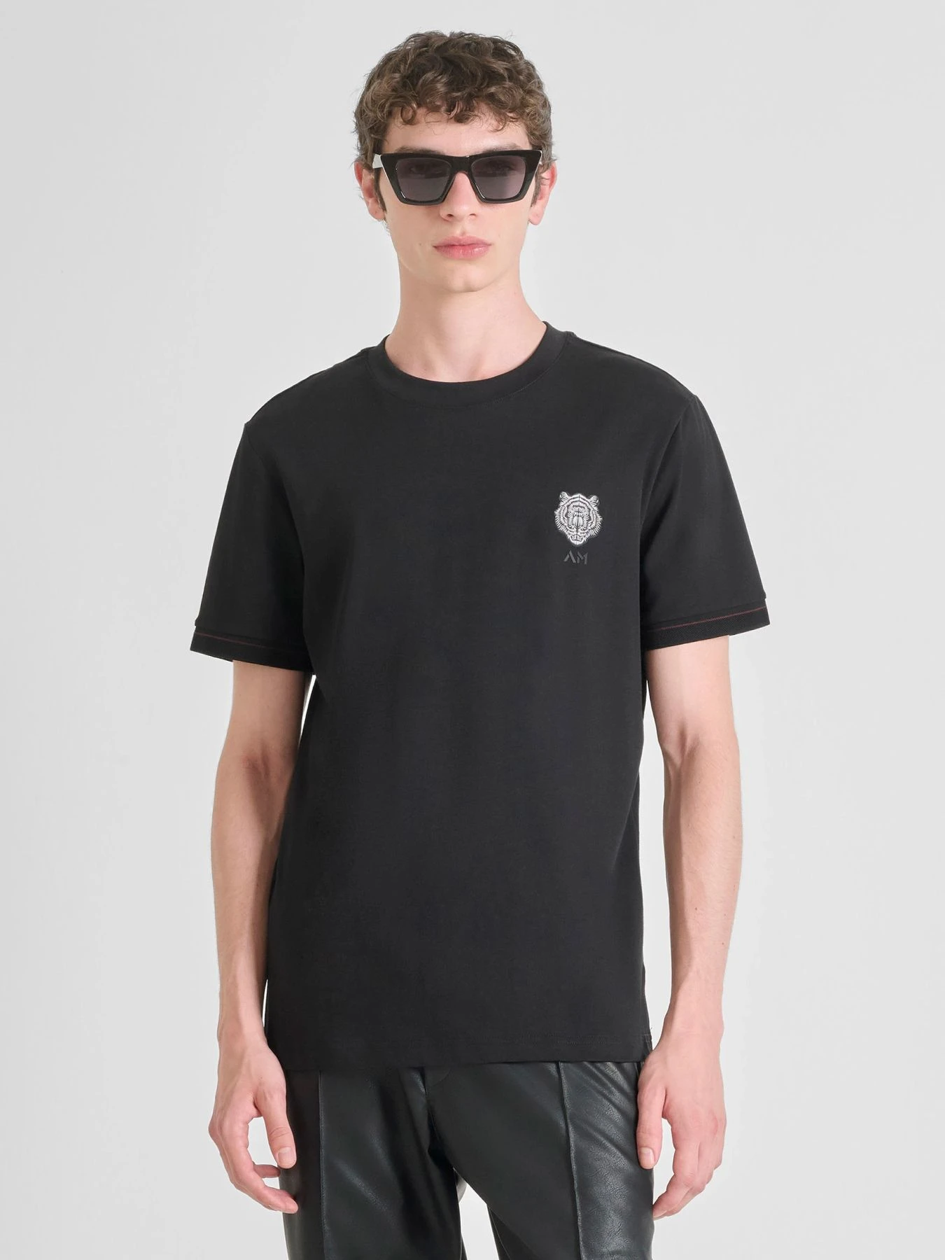 Футболки и поло Antony Morato модель MMKS02548-FA100258-9000 Фото