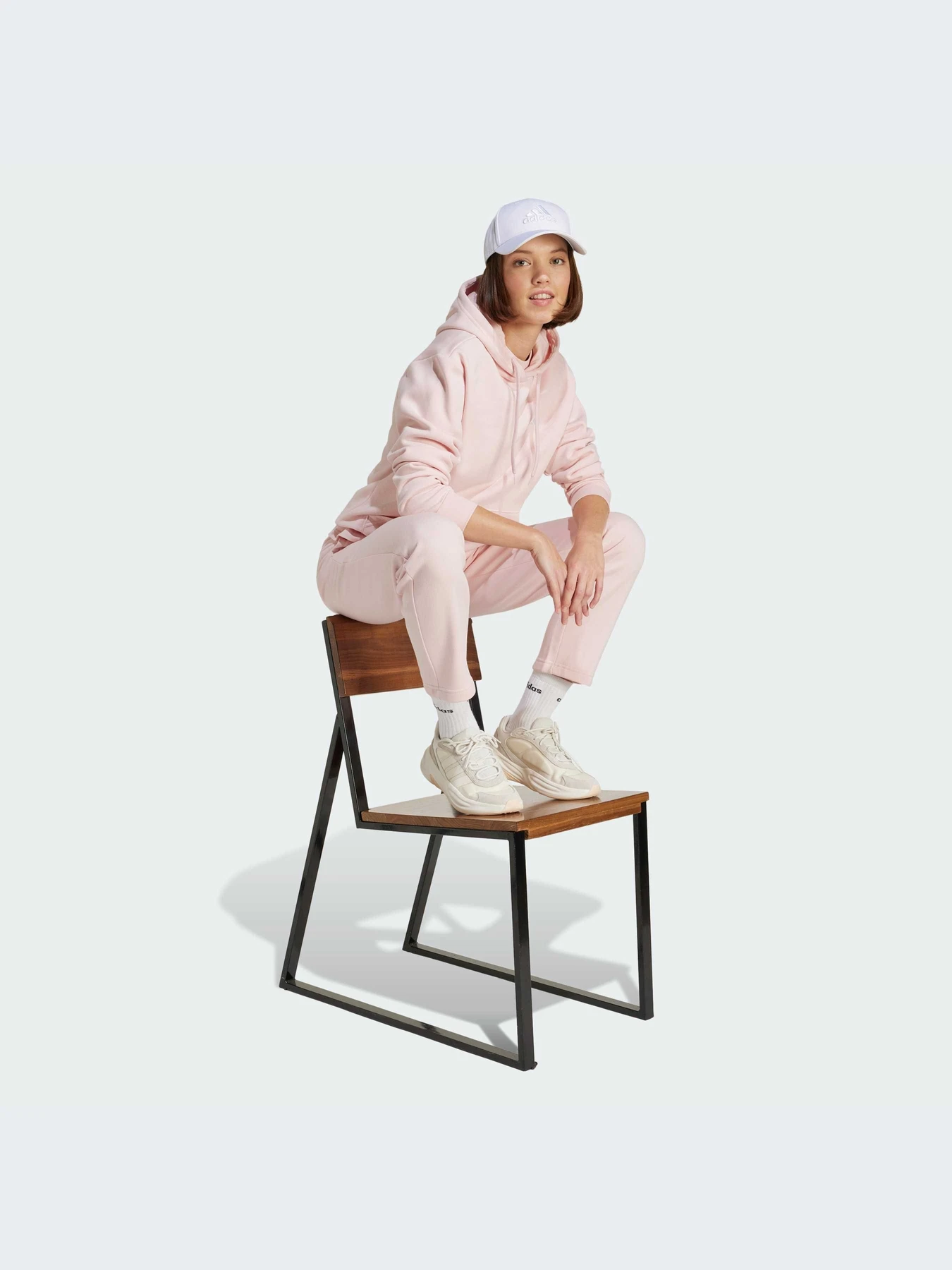 Худи и свитшоты Adidas модель IY1649-KZ Худи и свитшоты Adidas модель IY1649-KZ Фото