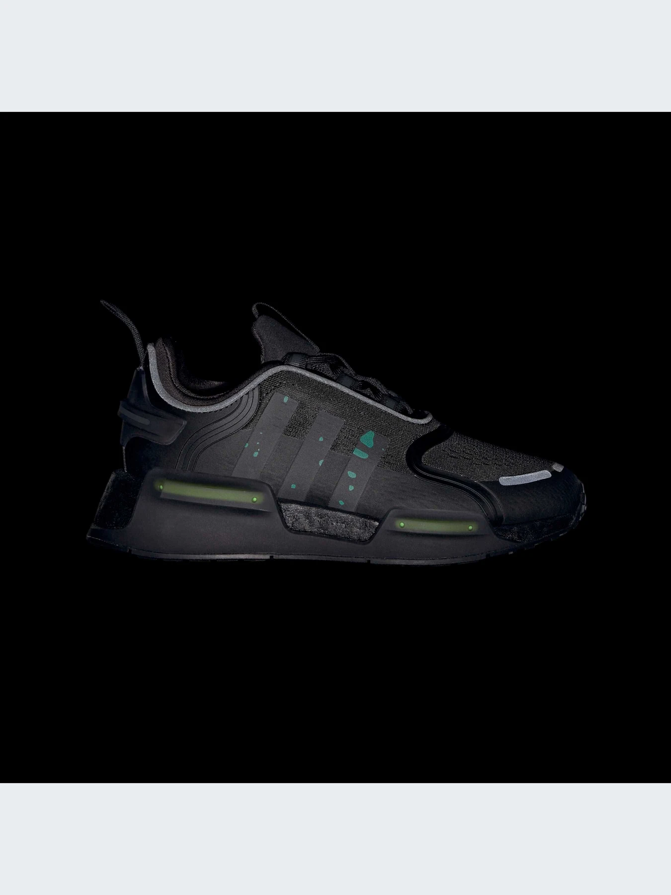 Кроссовки Adidas NMD модель HQ1671-KZ Кроссовки Adidas NMD модель HQ1671-KZ Фото