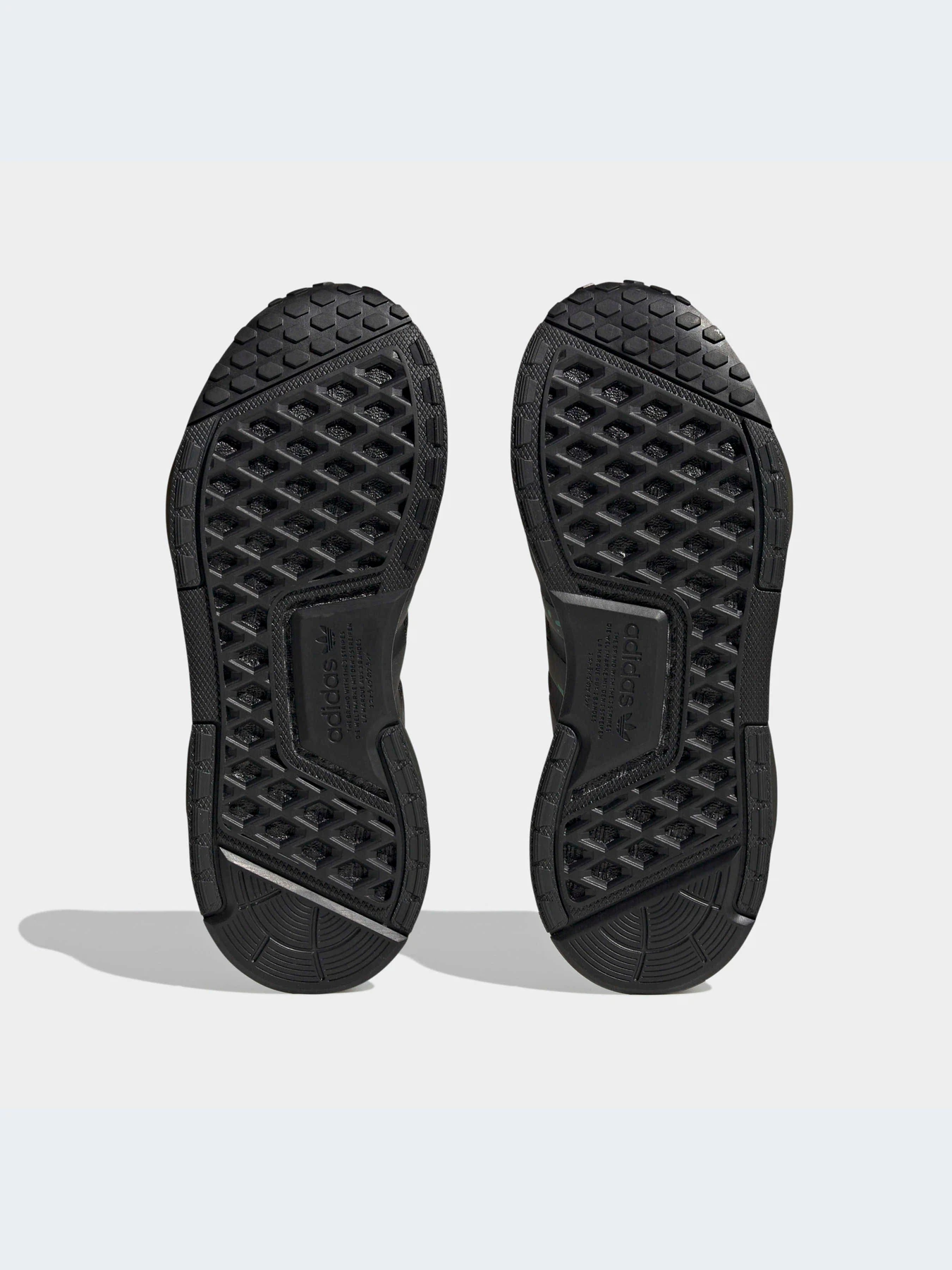 Кроссовки Adidas NMD модель HQ1671-KZ Кроссовки Adidas NMD модель HQ1671-KZ Фото