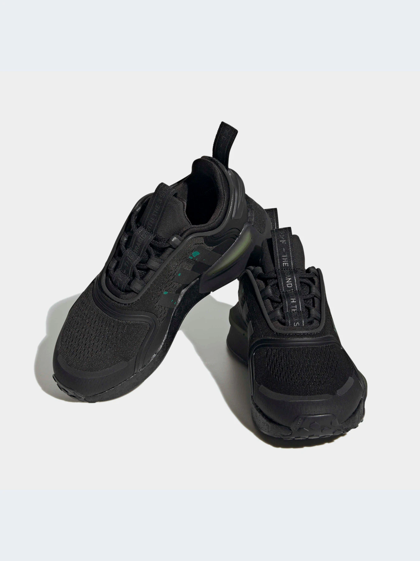 Кроссовки Adidas NMD модель HQ1671-KZ Кроссовки Adidas NMD модель HQ1671-KZ Фото