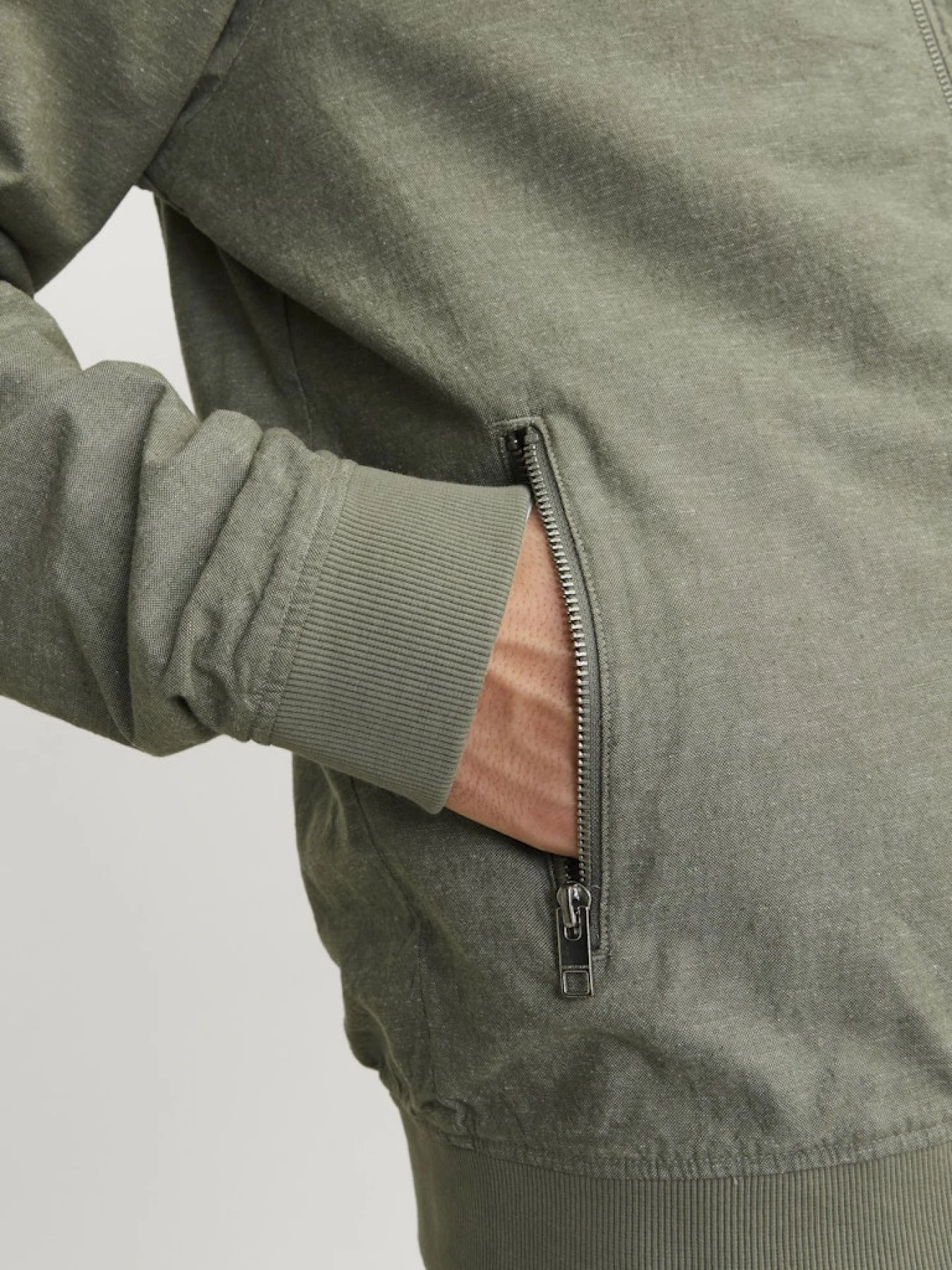 Куртки и дубленки JACK & JONES модель 12248914_DeepLichenGreen Фото