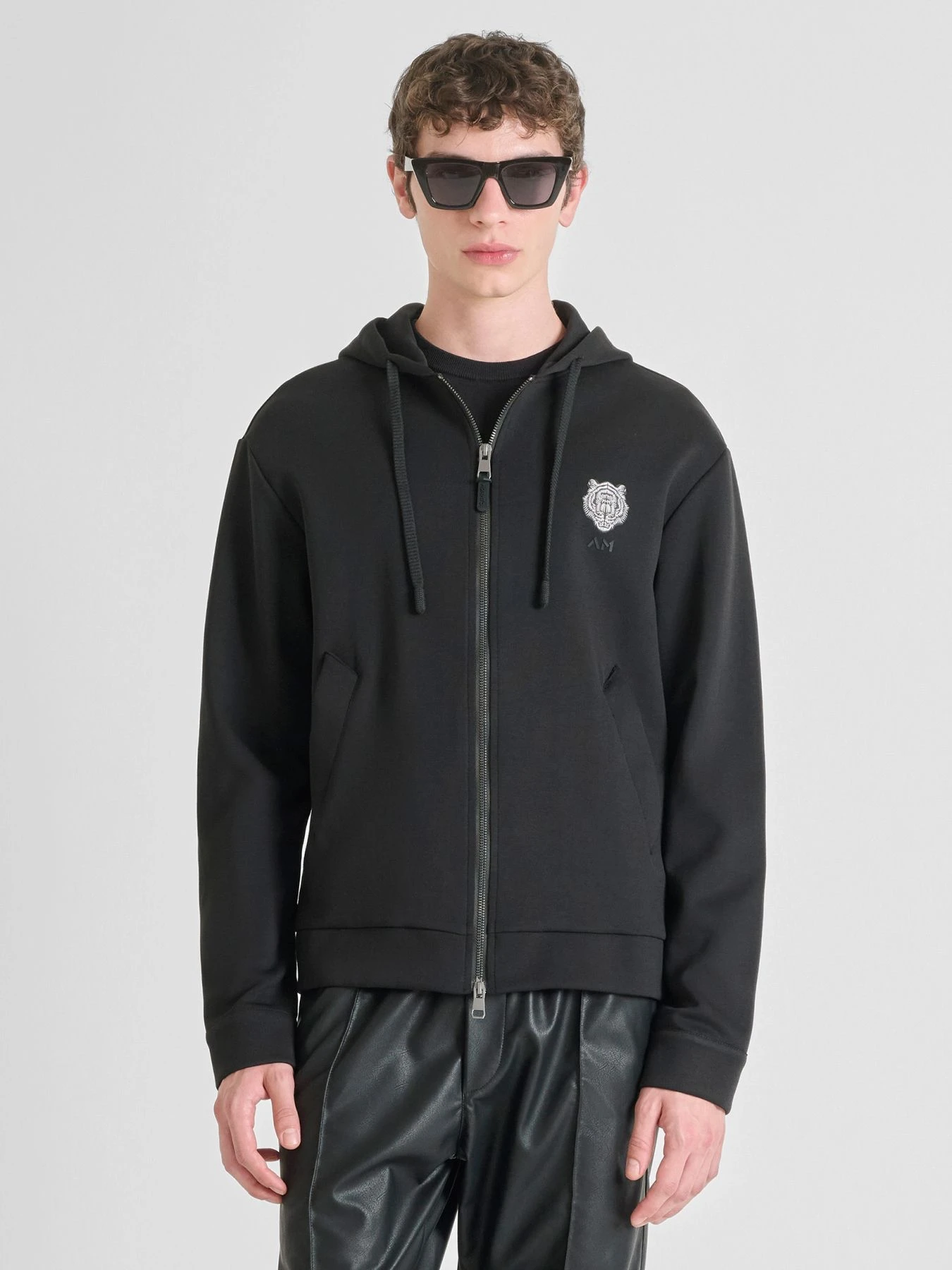 Худи и свитшоты Antony Morato модель MMFL01079-FA150168-9000 Фото