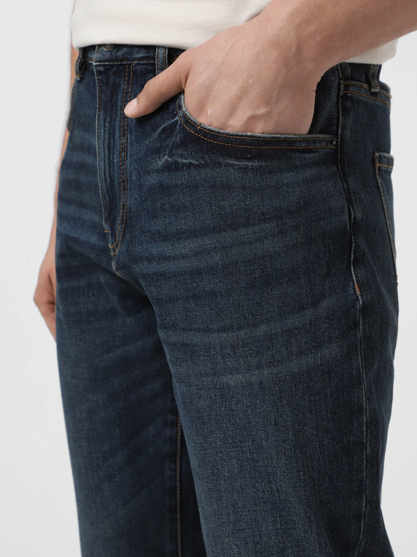 Джинсы Armani Exchange модель XM000049-AF19774-MB001 Джинсы Armani Exchange модель XM000049-AF19774-MB001 Фото