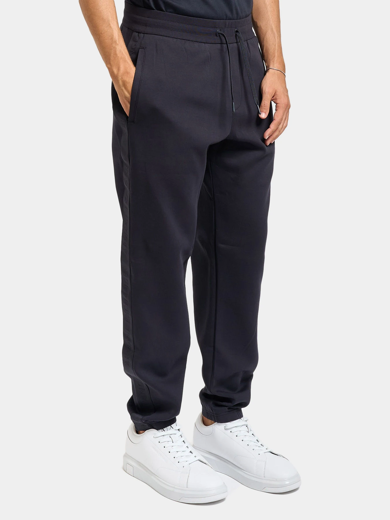 Брюки Armani Exchange модель XM001301-AF10818-UB101 Брюки Armani Exchange модель XM001301-AF10818-UB101 Фото