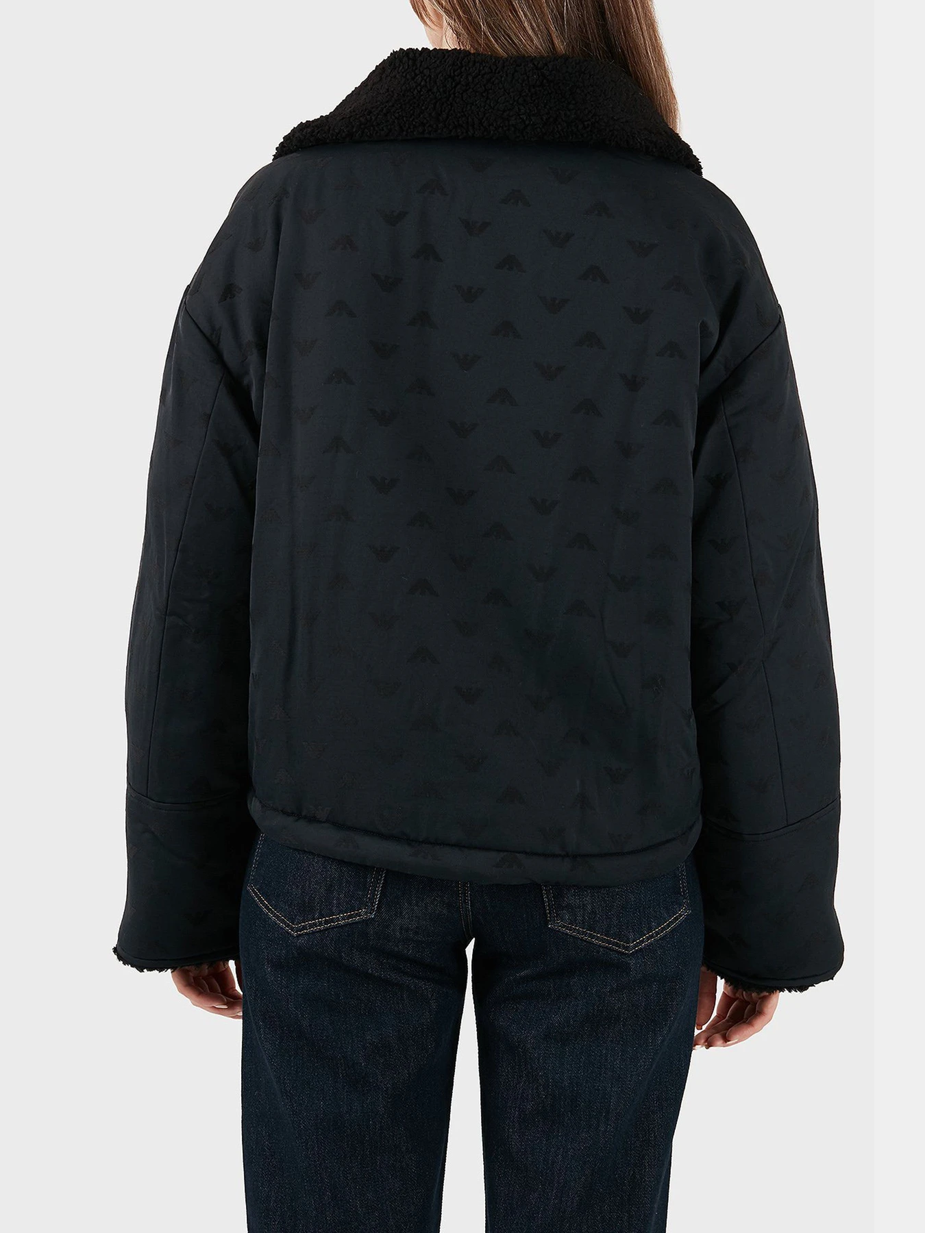 Куртки и дубленки Emporio Armani модель EW001392-AF14362-UC001 Куртки и дубленки Emporio Armani модель EW001392-AF14362-UC001 Фото
