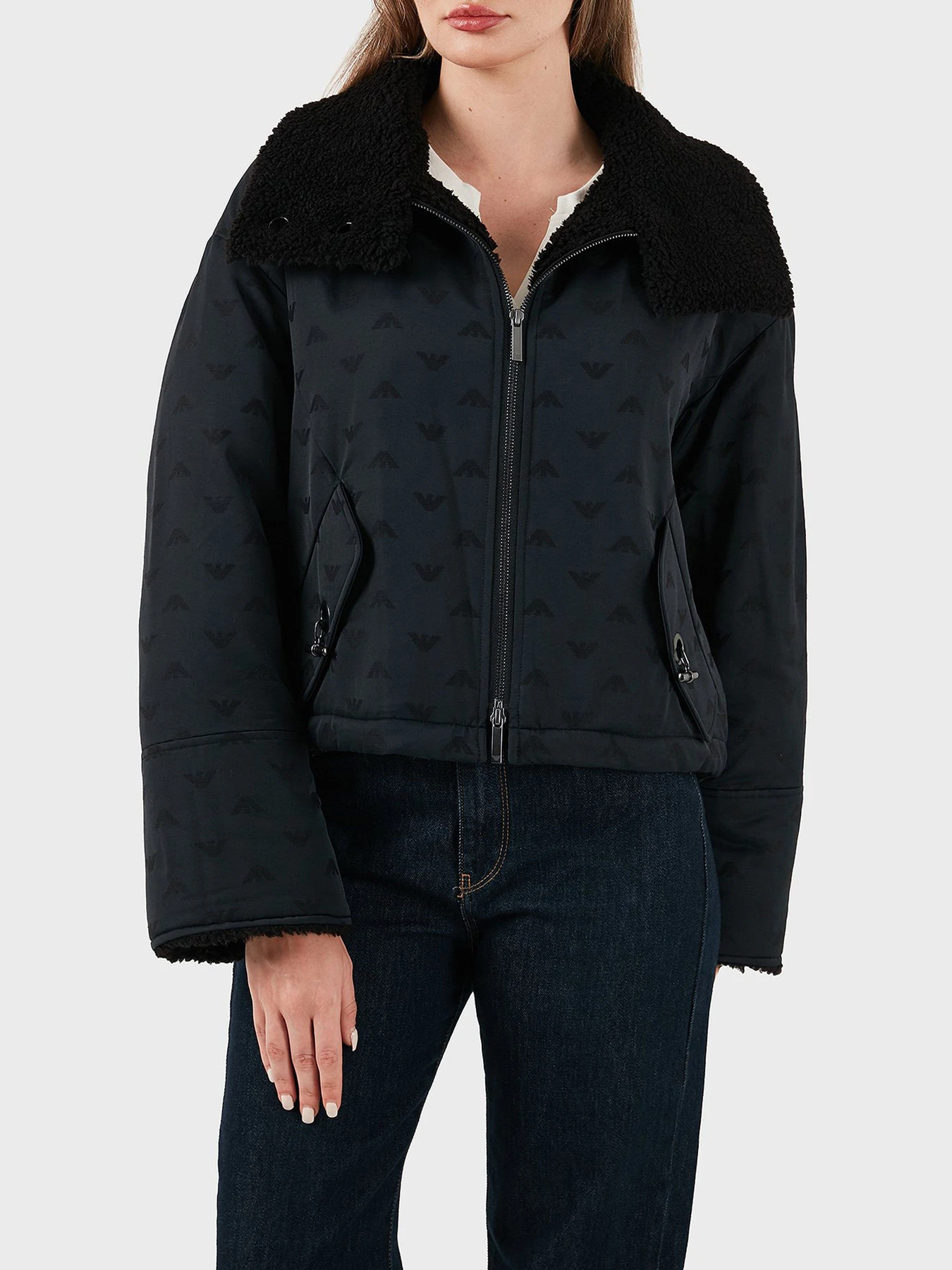 Куртки и дубленки Emporio Armani модель EW001392-AF14362-UC001 Куртки и дубленки Emporio Armani модель EW001392-AF14362-UC001 Фото