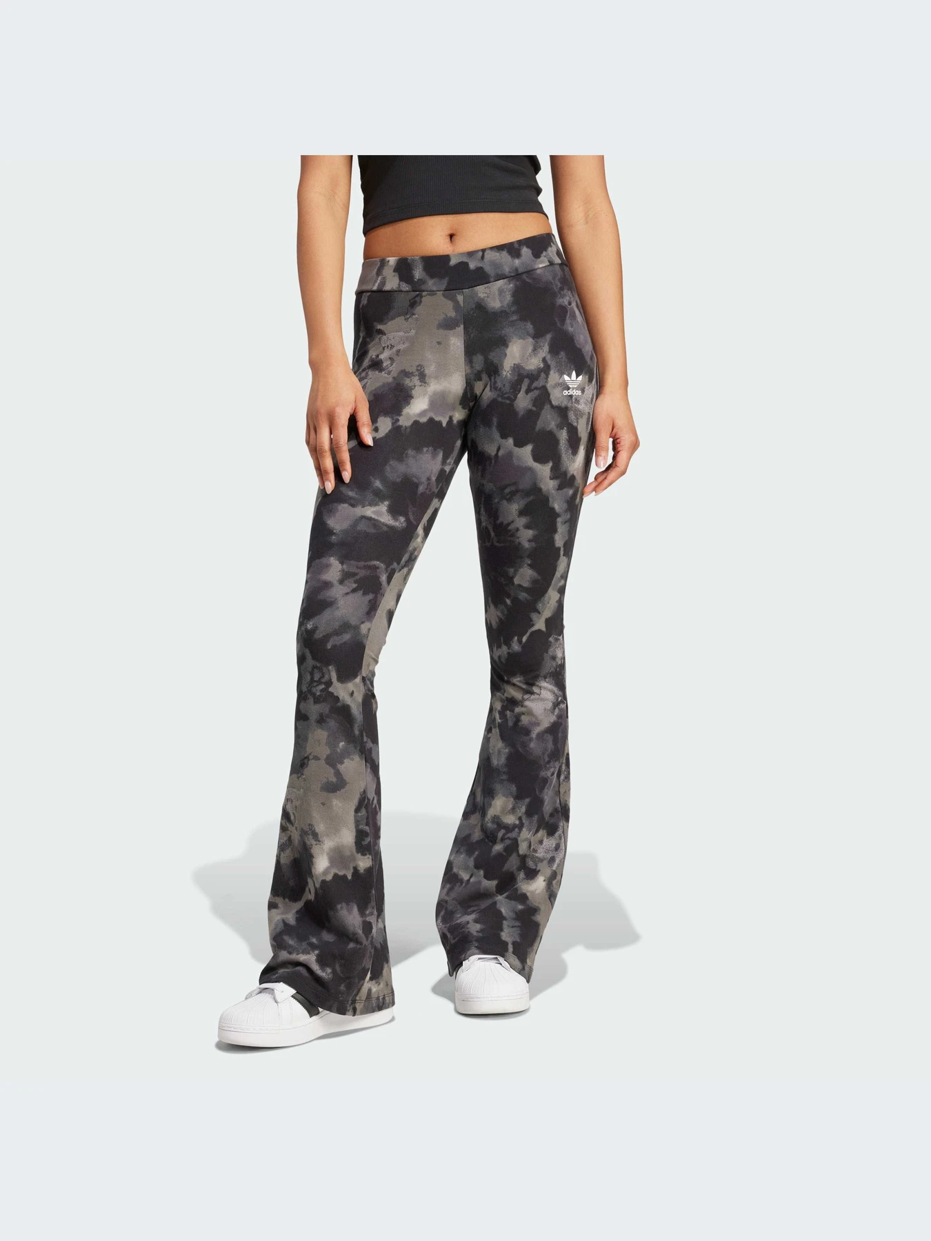 Брюки Adidas Graphics модель IZ1862-KZ Брюки Adidas Graphics модель IZ1862-KZ Фото