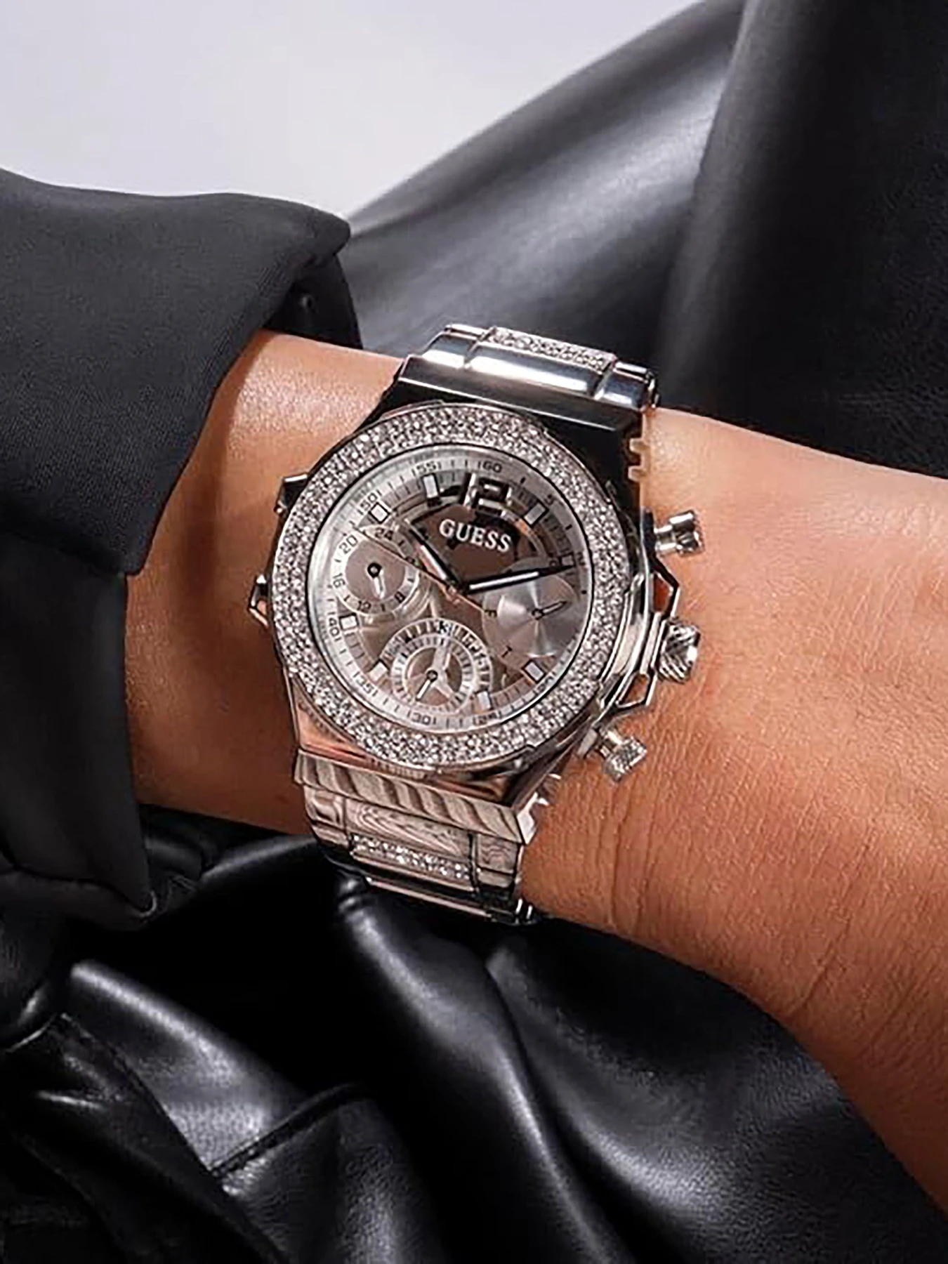 Часы GUESS модель GW0552L1 Фото