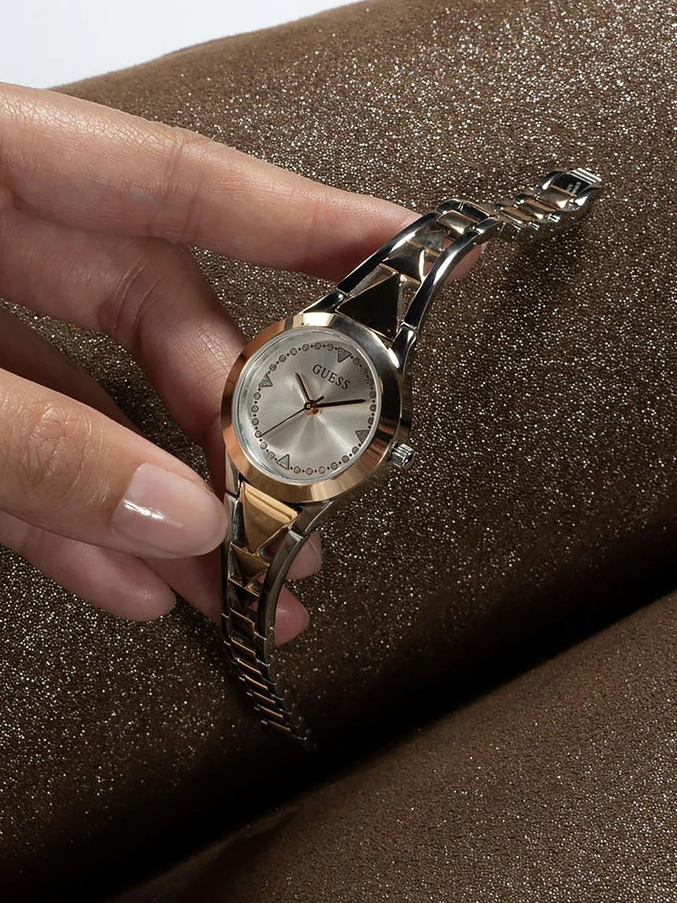 Часы GUESS модель GW0609L3 Фото