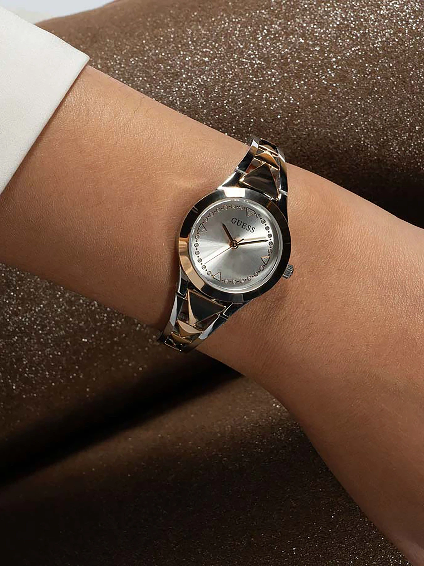 Часы GUESS модель GW0609L3 Фото