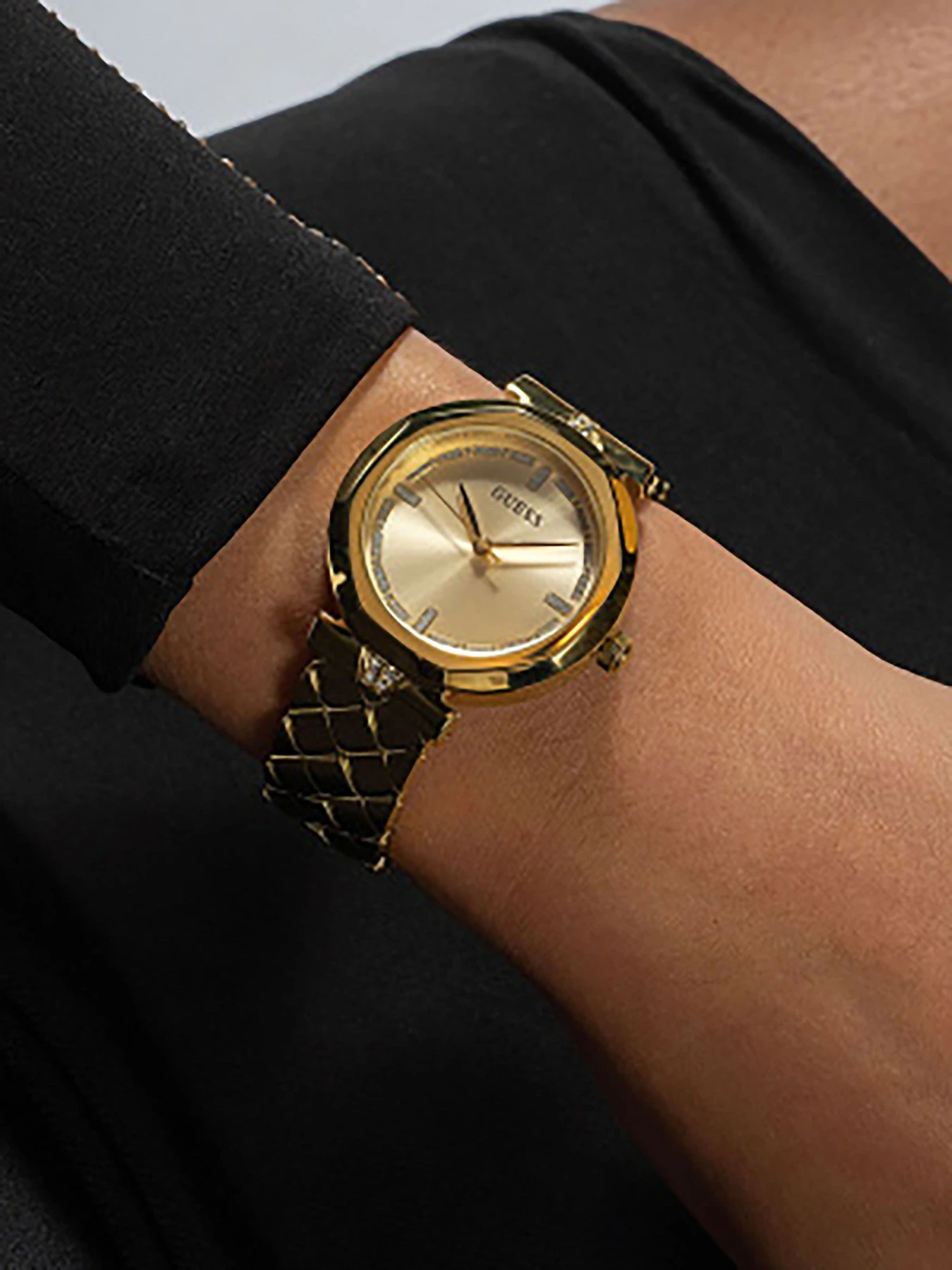 Часы GUESS модель GW0613L2 Фото
