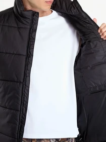 Куртки и дубленки Vans модель VN000PJBBLK1 Фото