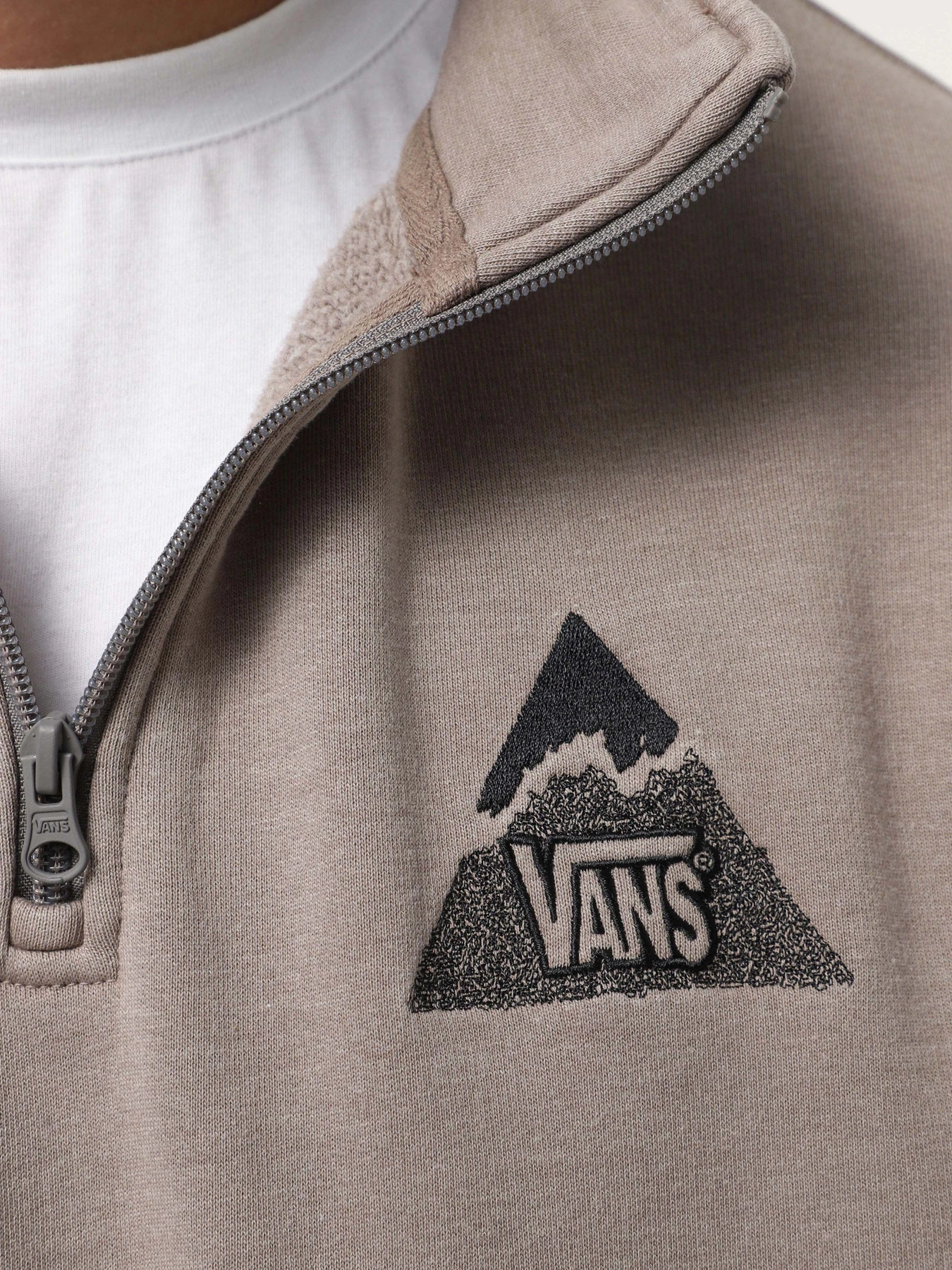 Худи и свитшоты Vans модель VN000RJYPWT1 Худи и свитшоты Vans модель VN000RJYPWT1 Фото