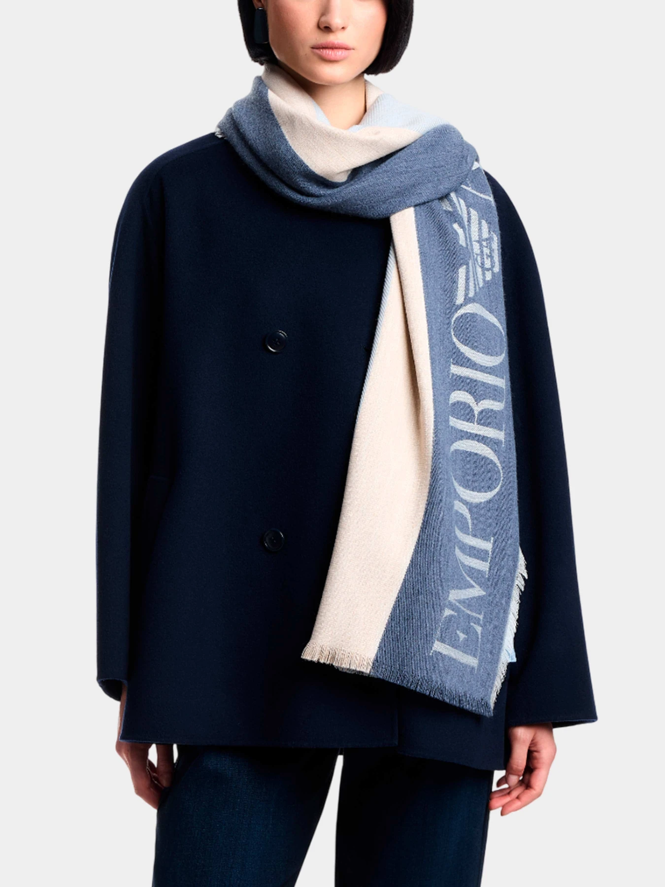 Шарфы и платки Emporio Armani модель EW003370-AF20580-F9026 Шарфы и платки Emporio Armani модель EW003370-AF20580-F9026 Фото