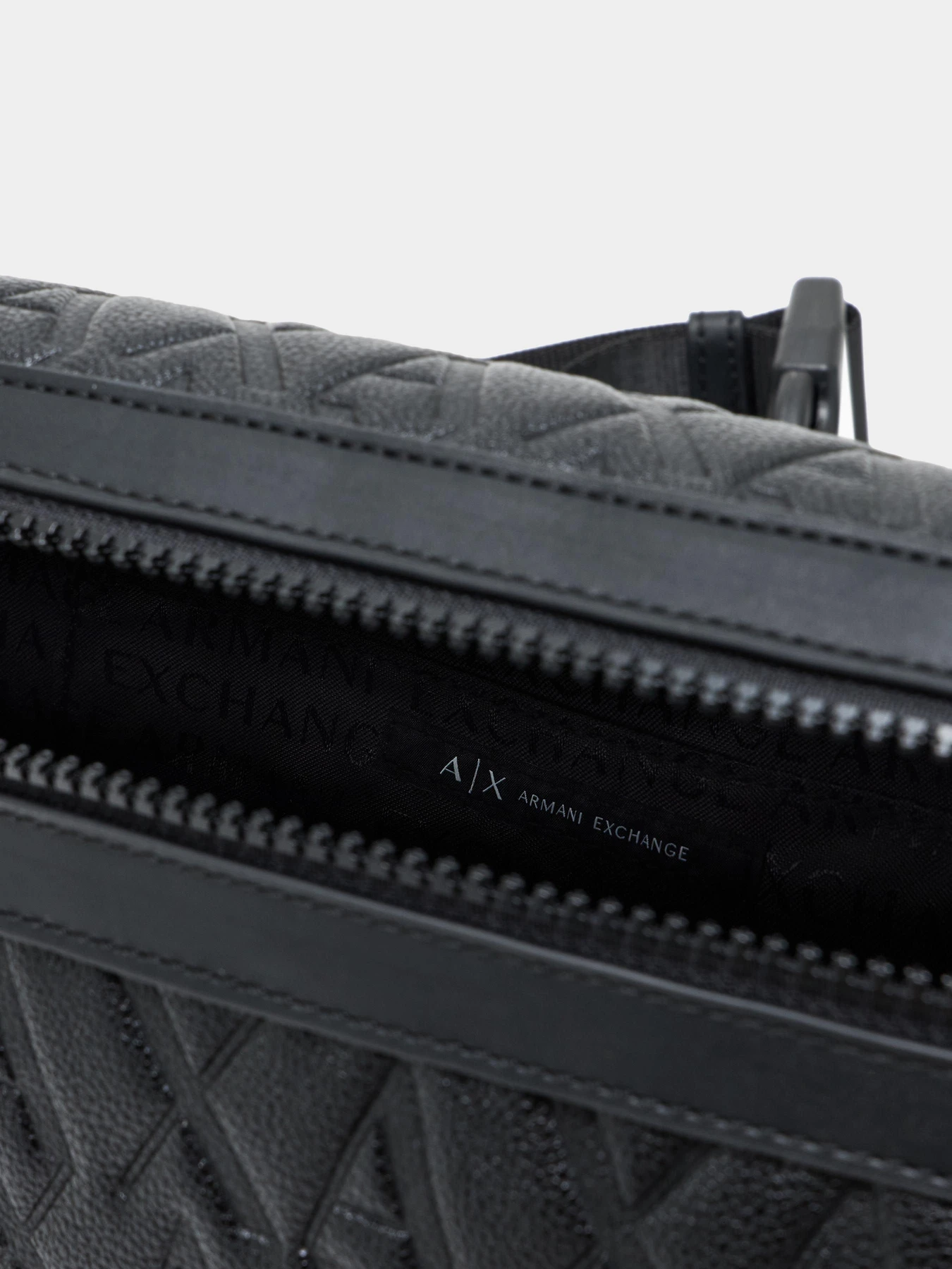 Сумки Armani Exchange модель XM000844-AF12133-UC001 Фото