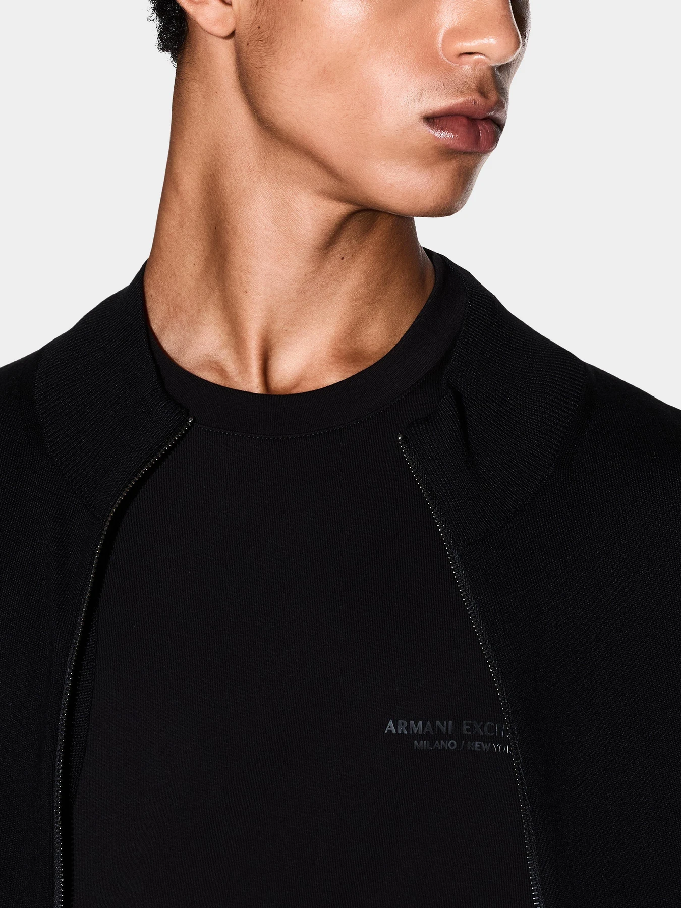 Худи и свитшоты Armani Exchange модель XM001279-AF10454-UC001 Худи и свитшоты Armani Exchange модель XM001279-AF10454-UC001 Фото
