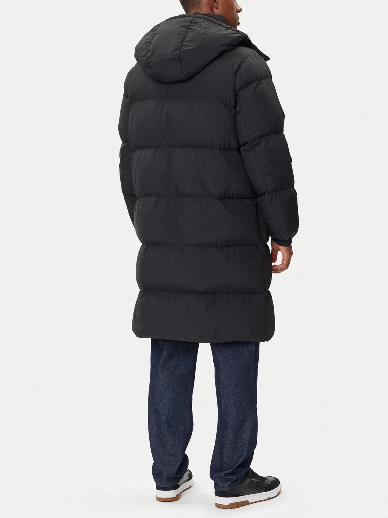 Куртки и дубленки Armani Exchange модель XM001846-AF16340-UC001 Фото