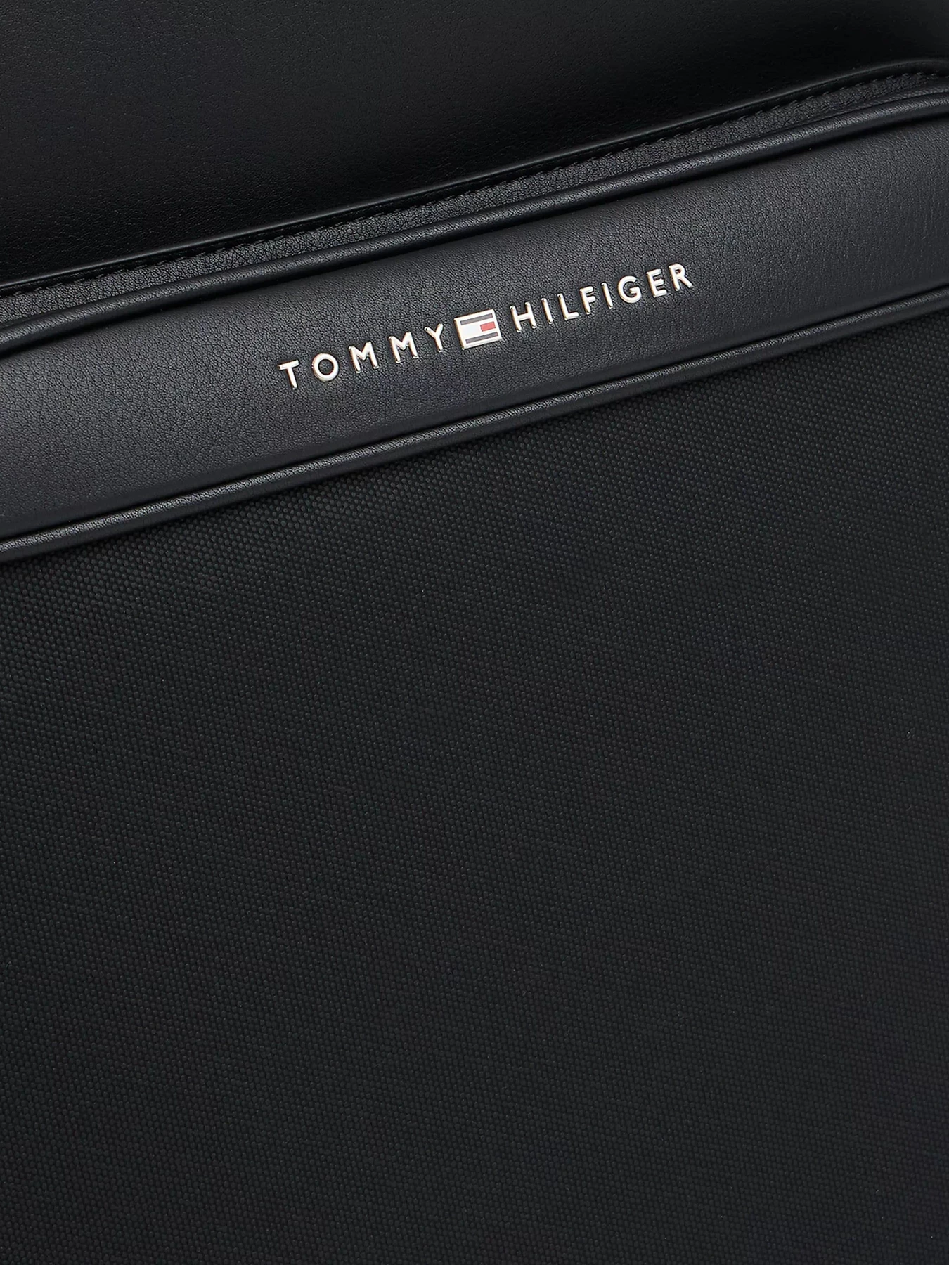 Рюкзаки Tommy Hilfiger модель AM0AM13623-BDS Рюкзаки Tommy Hilfiger модель AM0AM13623-BDS Фото