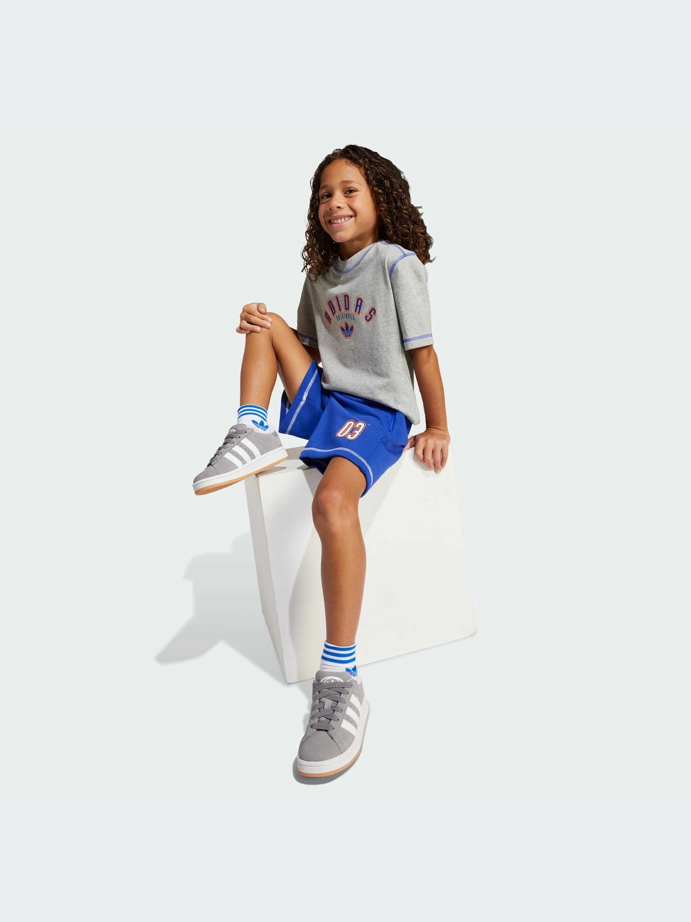 Костюмы Adidas Graphics модель JX5258-KZ Костюмы Adidas Graphics модель JX5258-KZ Фото