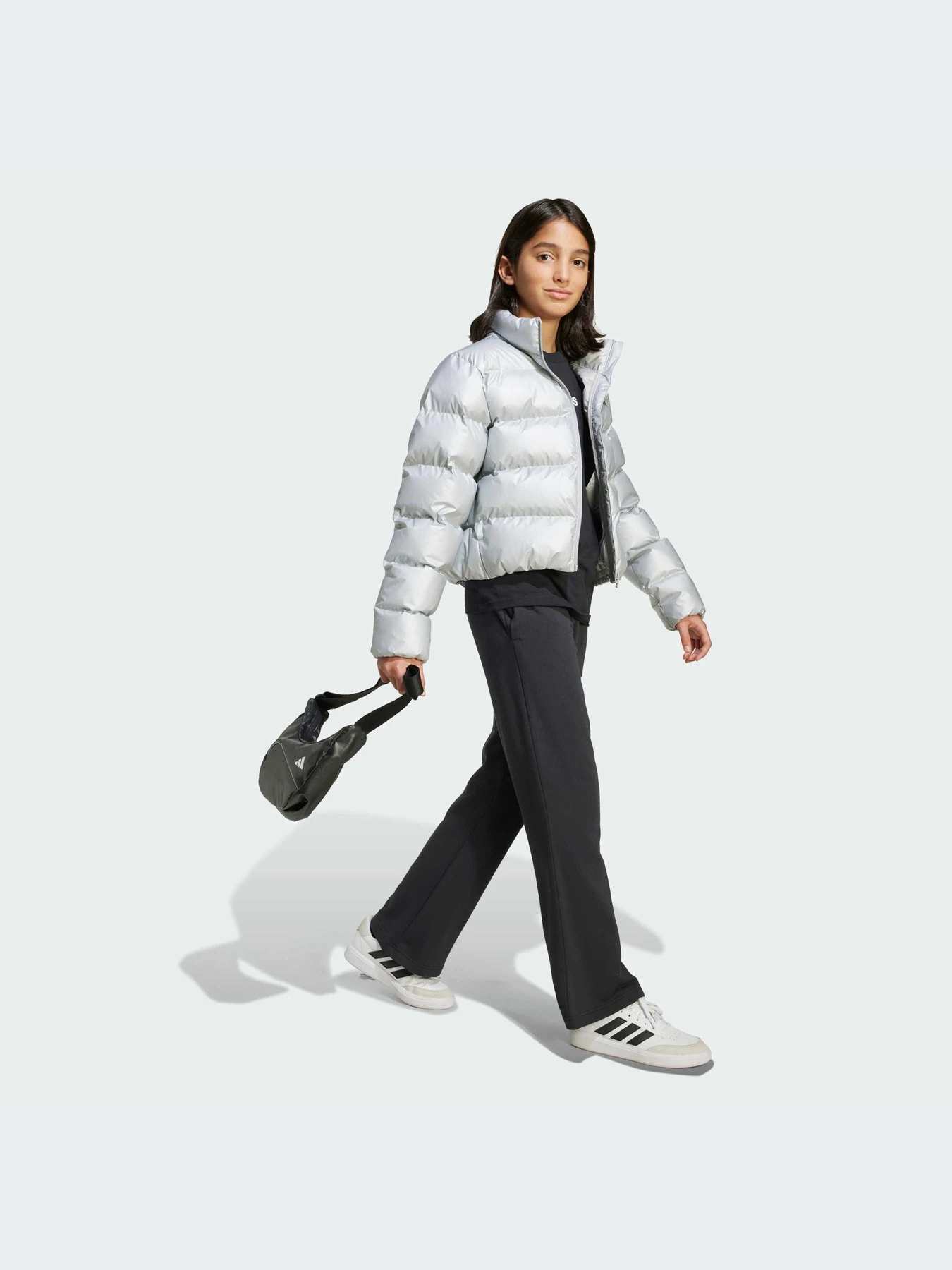 Куртки и дубленки Adidas модель JM1670-KZ Куртки и дубленки Adidas модель JM1670-KZ Фото
