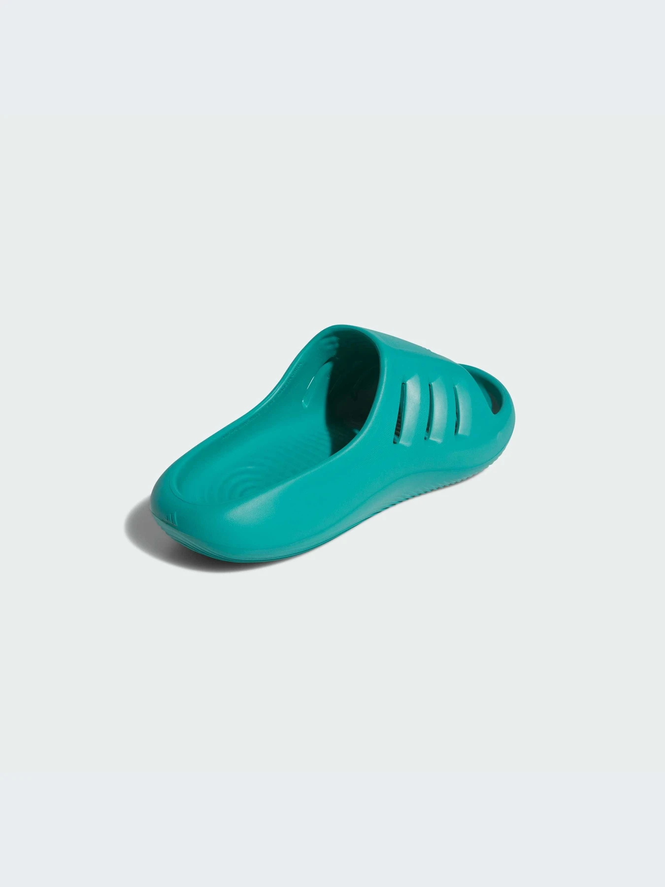 Шлёпанцы Adidas модель JQ2637-KZ Шлёпанцы Adidas модель JQ2637-KZ Фото