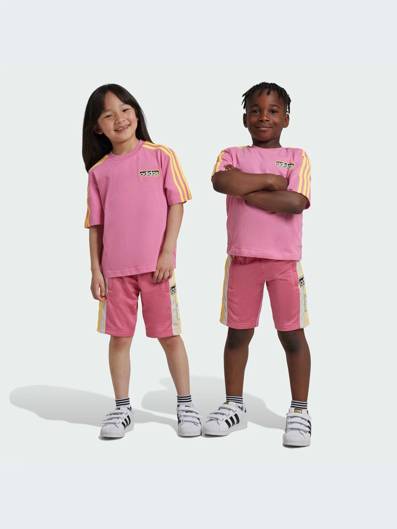 Костюмы Adidas Adicolor модель IX7443-KZ Костюмы Adidas Adicolor модель IX7443-KZ Фото